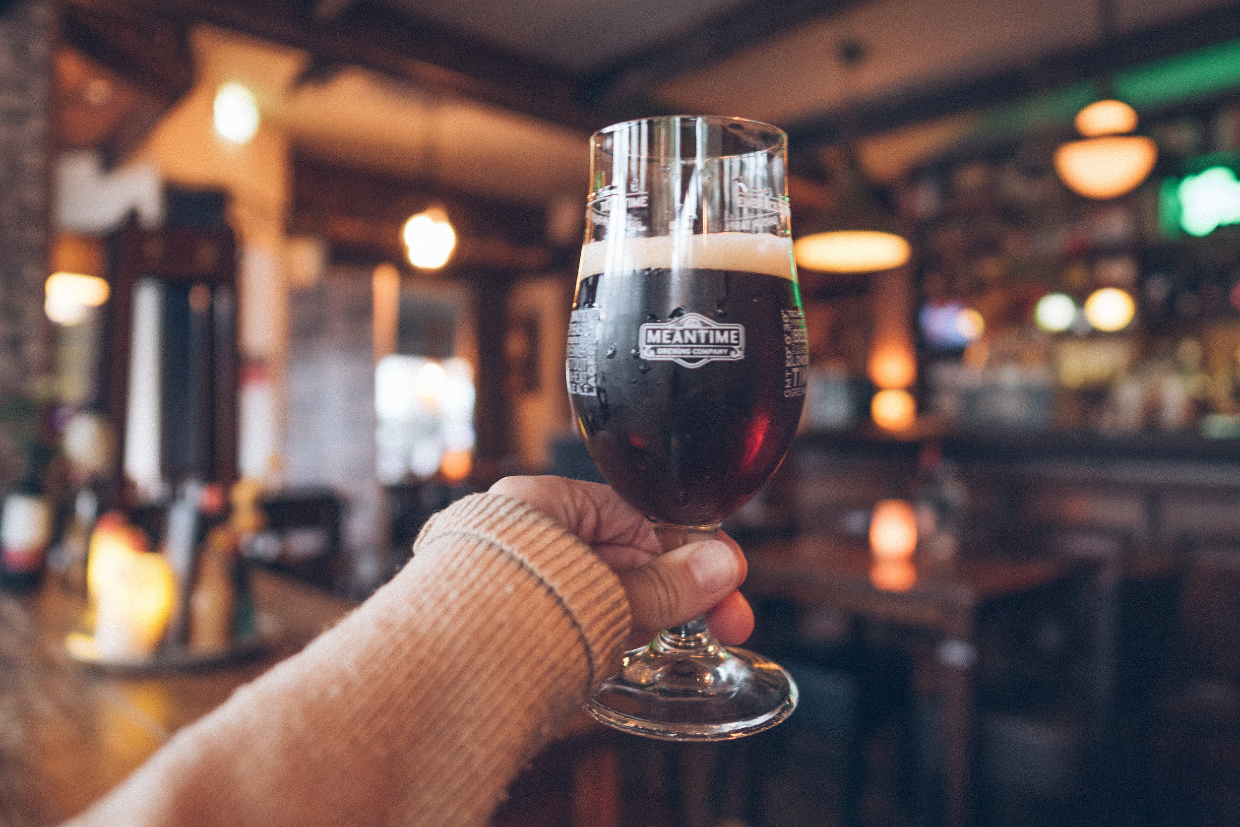 an perfect pint of porter from London's MEANTIME brewery, on offer at local pub 'Babbelaer'