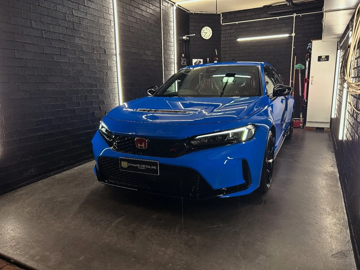 Honda Civic FL5 Type R- Complete Exterior Graphene Protection Package.
This brand new, very sought after Racing Blue, straight from the showroom Type R, was treated to a complete paint correction, graphene coating, wheel coating and glass coating.