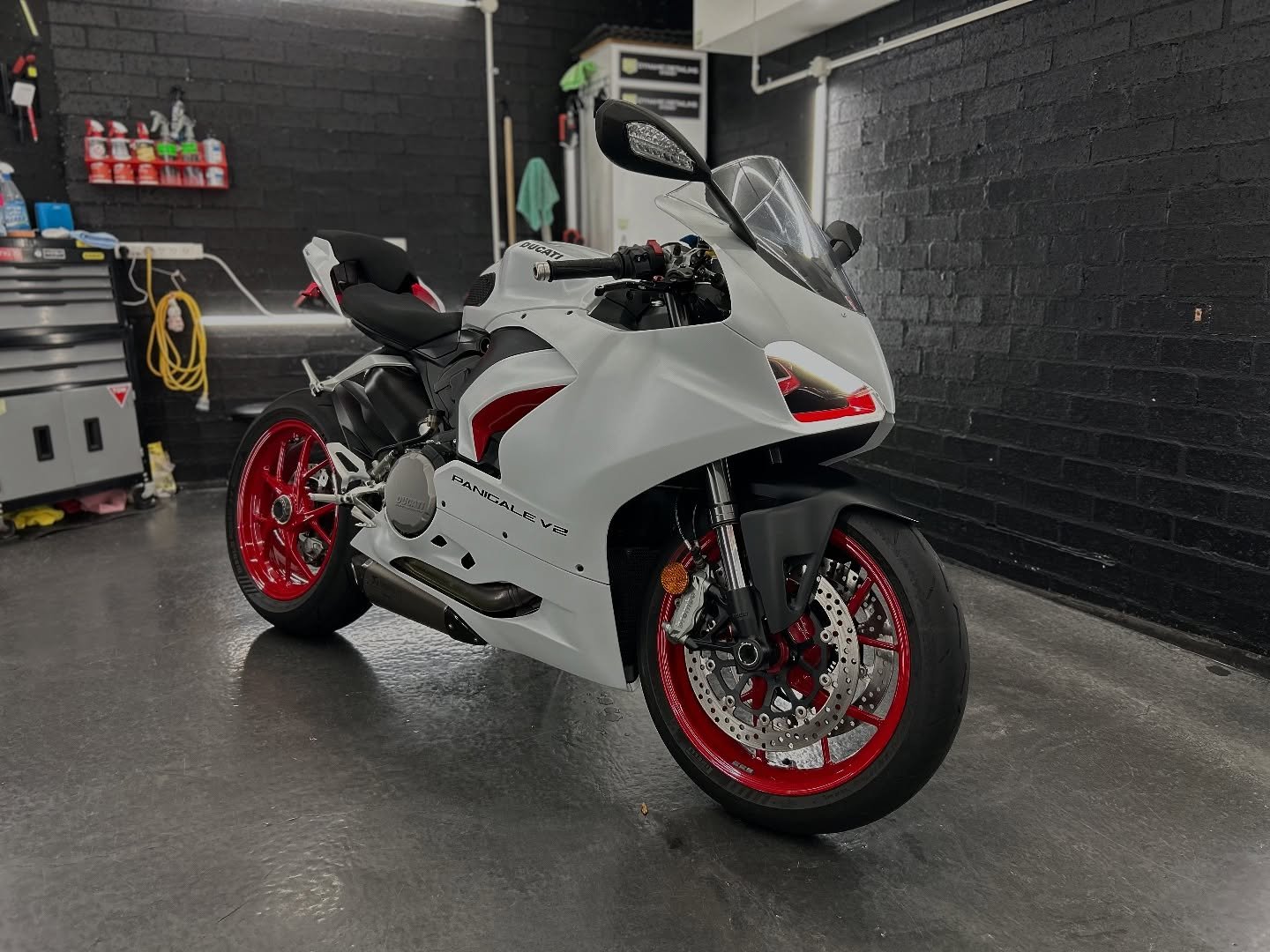 Ducati Panigale V2- Detailing Package. 

This beautiful matte white Panigale was in need of some thorough detailing. Removing dirt, grease and grime from all the gaps and crevices, wheels and subframes and removing grease and stains from the delicate
