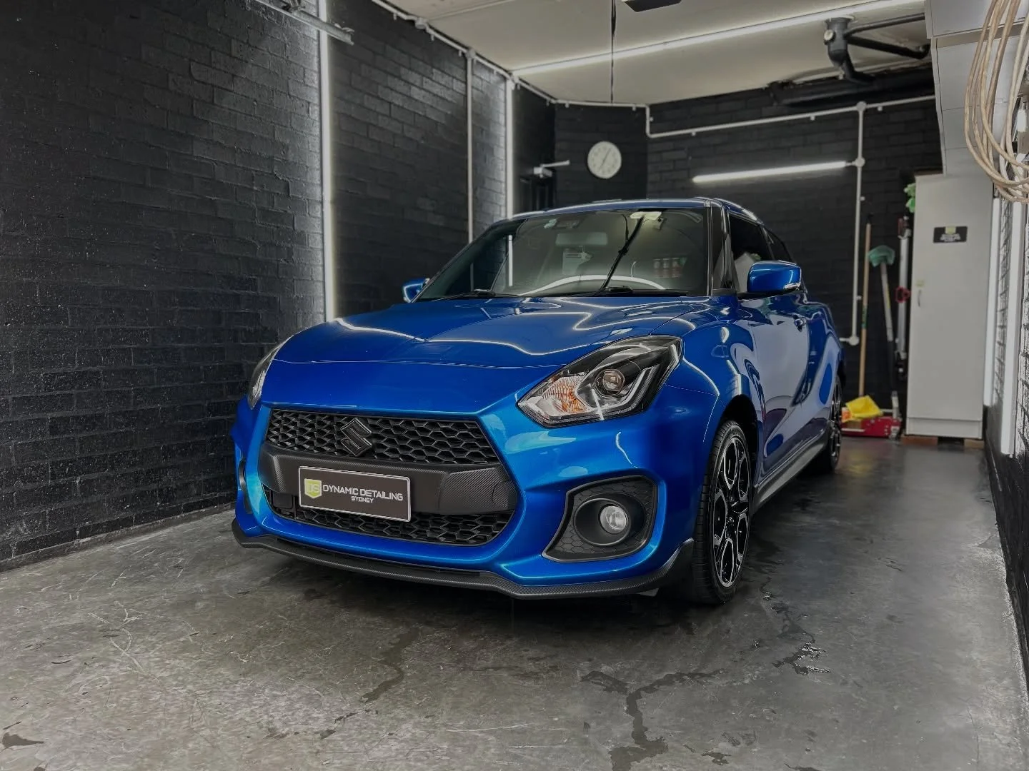 Suzuki Swift- Paint Correction. 

This Swift came in riddled with swirl marks and scratches. Our client wanted to bring the paintwork back to life and we delivered just that! Carrying out a complete paint correction, the metallic blue paintwork is no