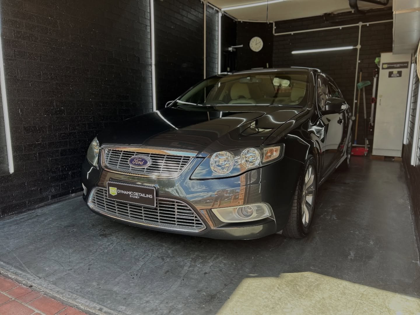 Ford Falcon G6E- Paintwork Restoration. 

This Falcon had severe paint oxidation on all top facing panels and parts of sides. From absolutely no gloss or shine, we were able to restore the paintwork to an acceptable and presentable finish. Due to the