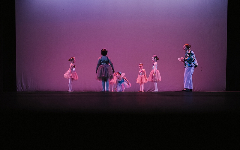Mae Burke Motherhood Photographer First Ballet Recital_0105.jpg
