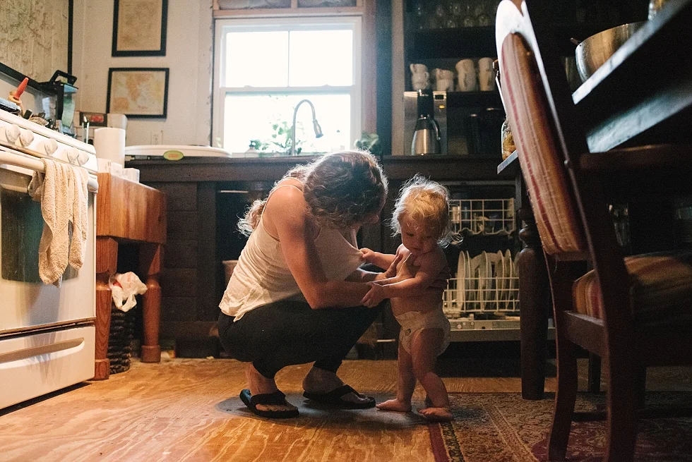 Mae Burke Motherhood Photographer Four String Farm June_0005.jpg