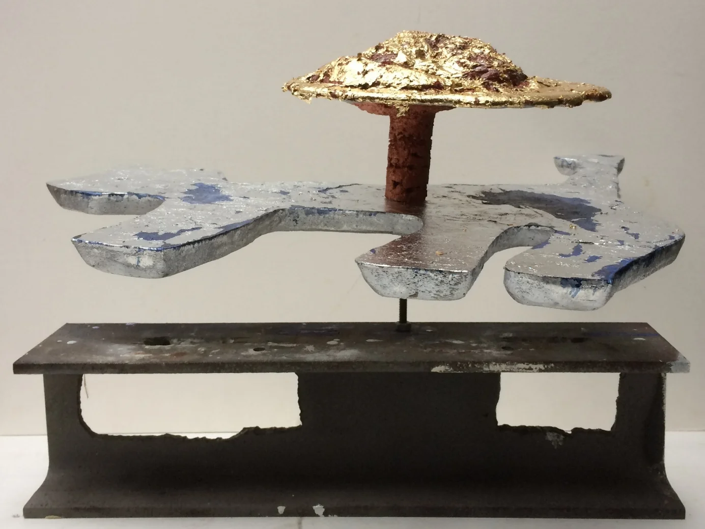 nu-cu-lar    new cue lahr    nuclear