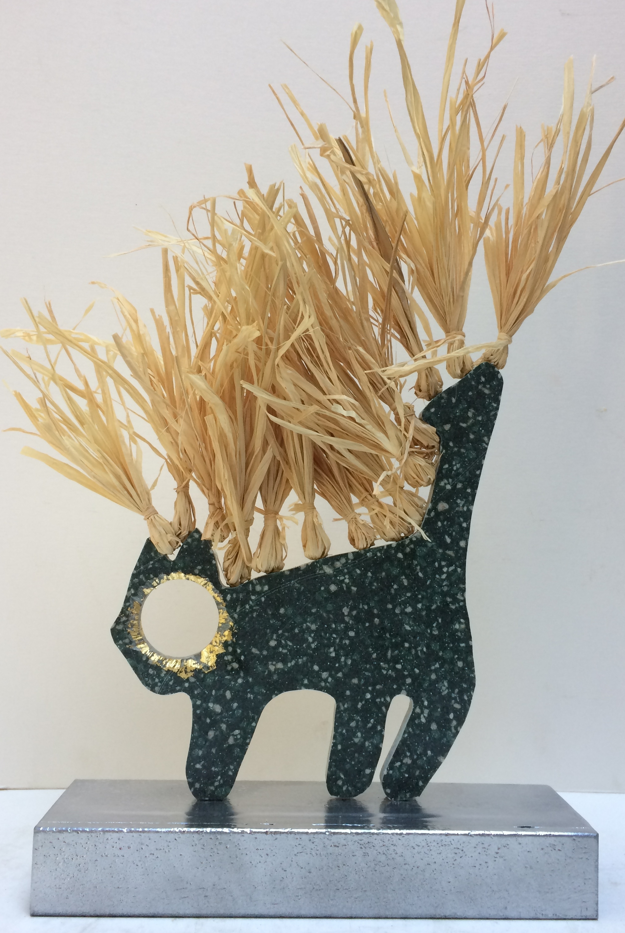 gold rim face upside