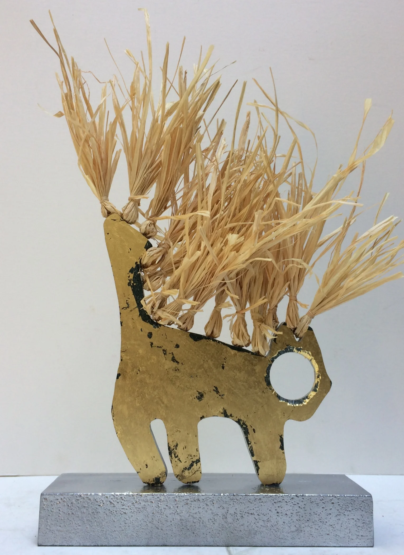 face hole all gold leaf