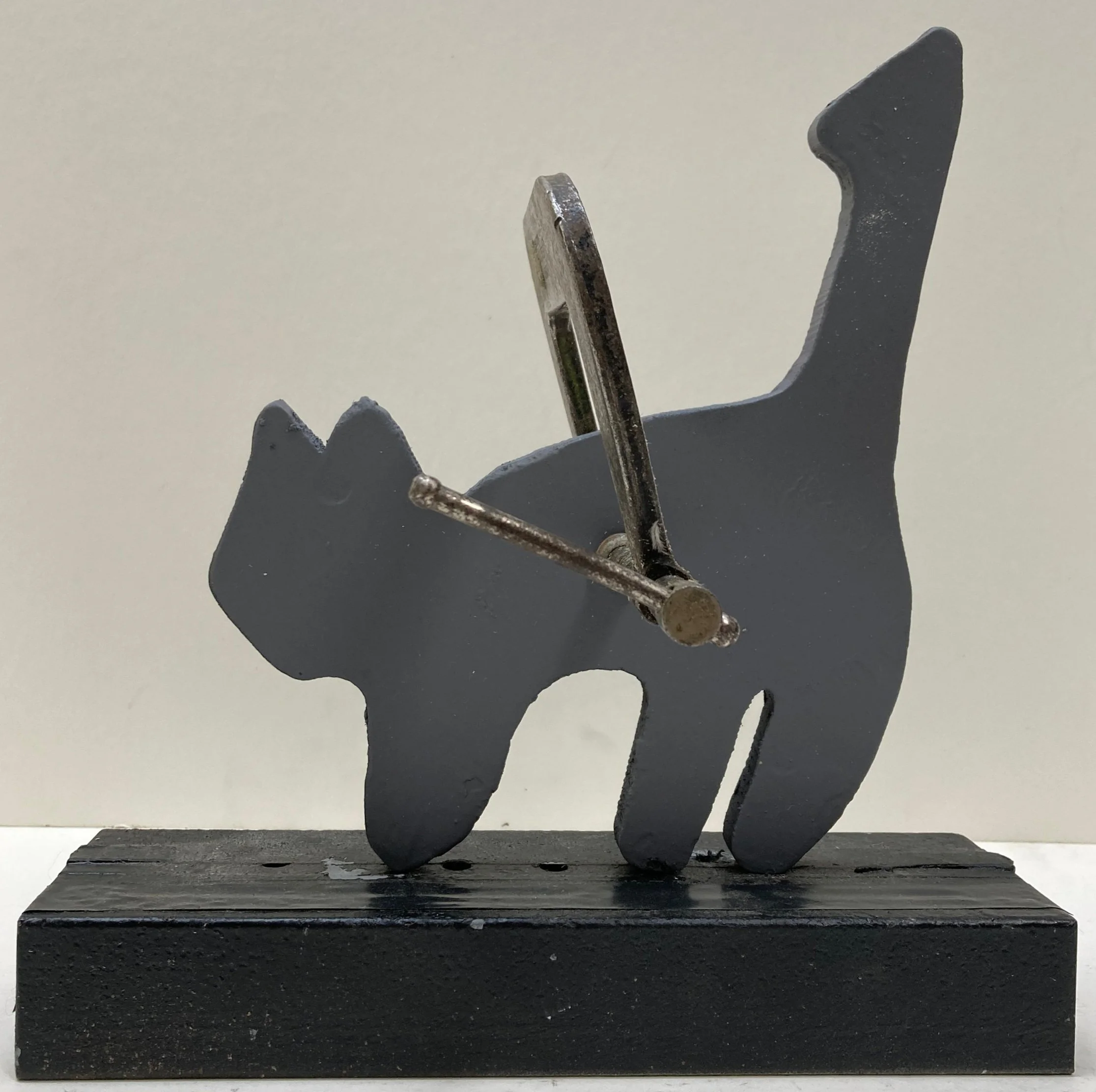 handle for a chicken's nest