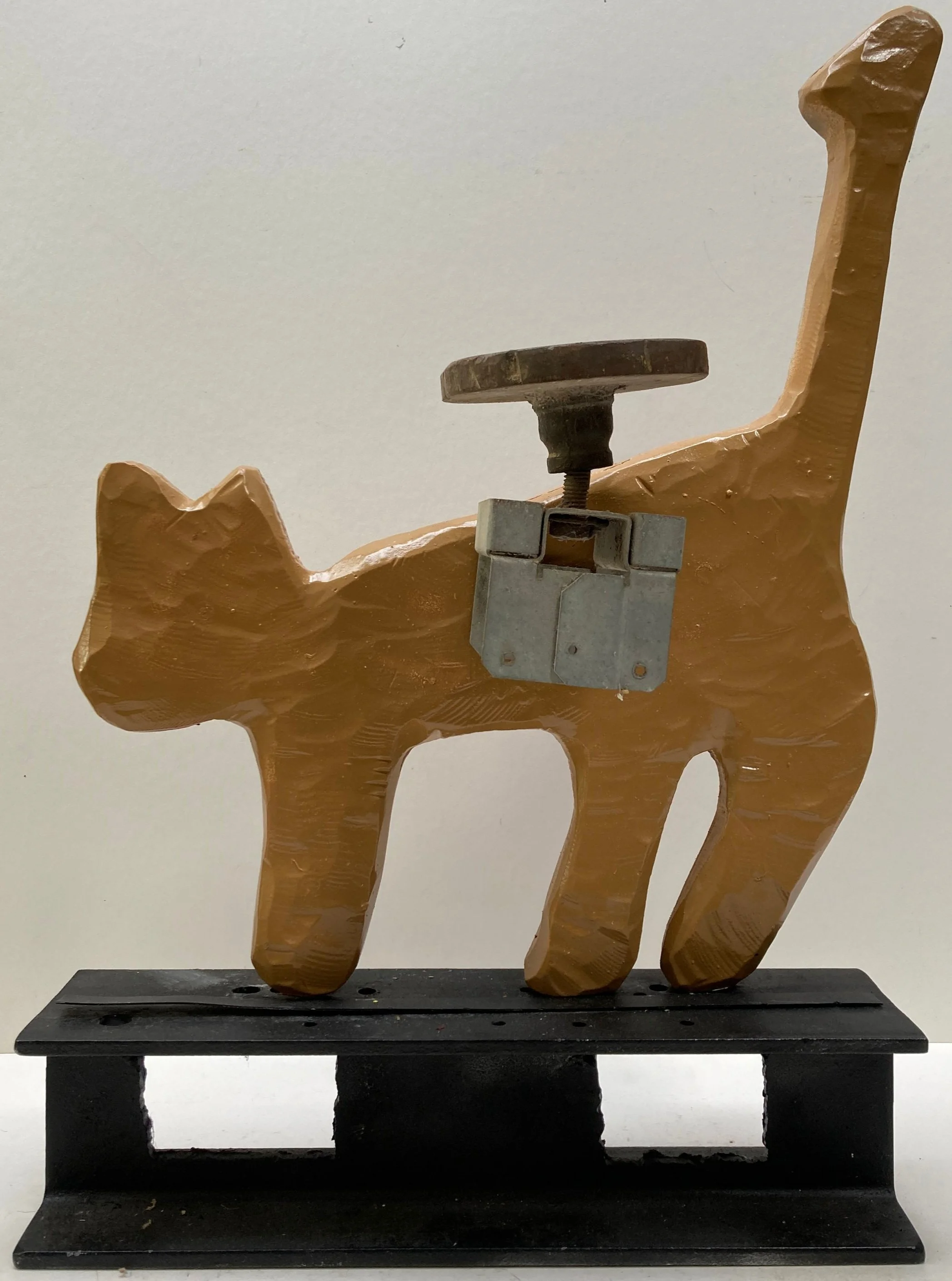 "hand me that hen weigh."