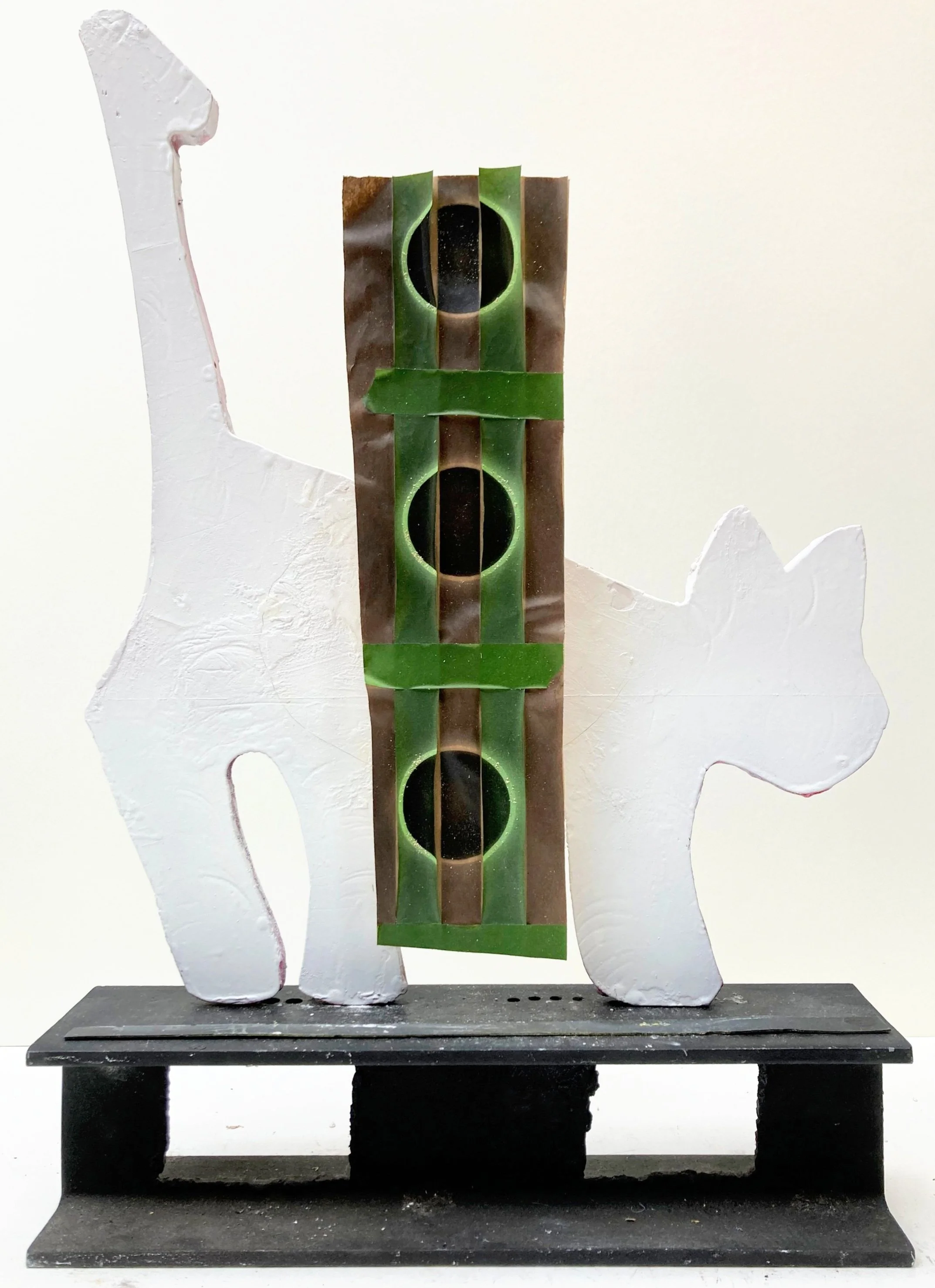 Lola is 3 cubits high