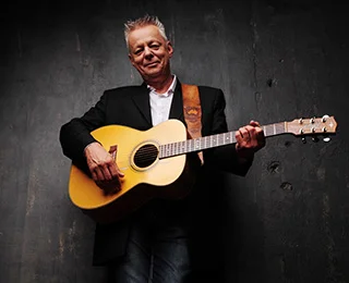 TommyEmmanuel pic.jpg