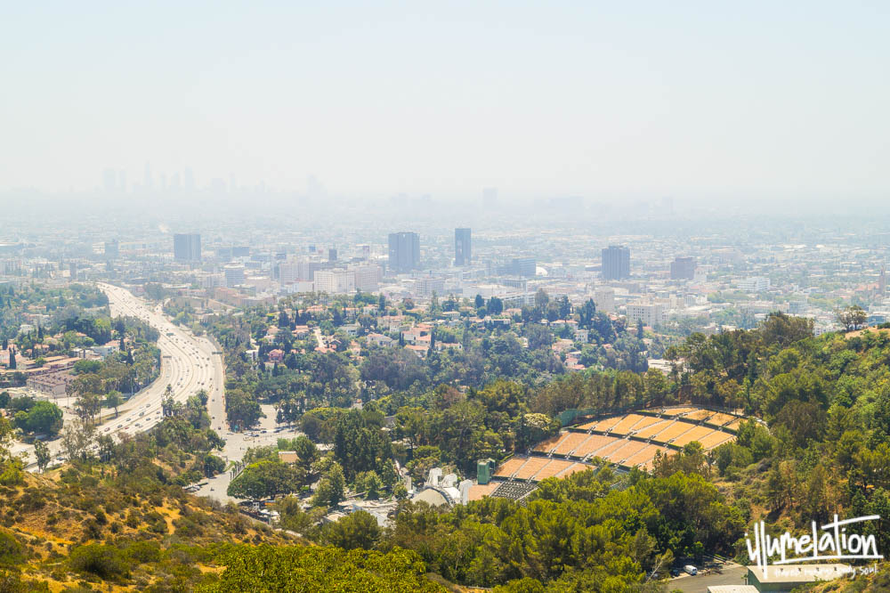 洛杉矶地平线，从好莱坞山的看法。2014年。