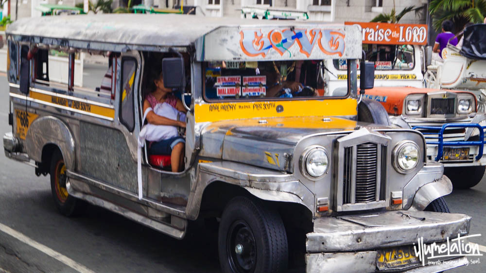 菲律宾马尼拉。银色jeepneys。2015.