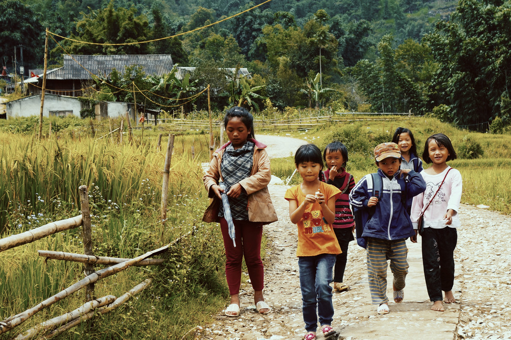 Local+Children+in+the+Rice+Terraces+of+Sapa,+Vietnam+-+illumelation.jpg