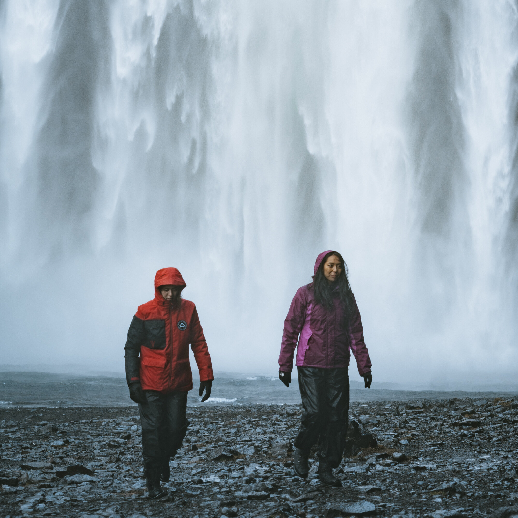 skogafoss-双方 - 反对 - 瀑布-iceland-1.jpg