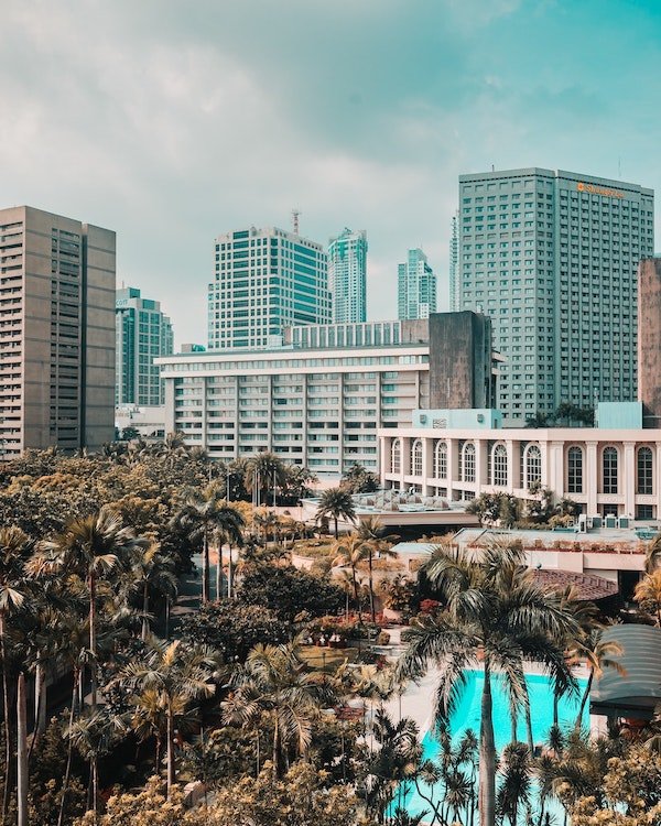 How Much Does it Cost to Live in Makati, Manila? Budget & Tips