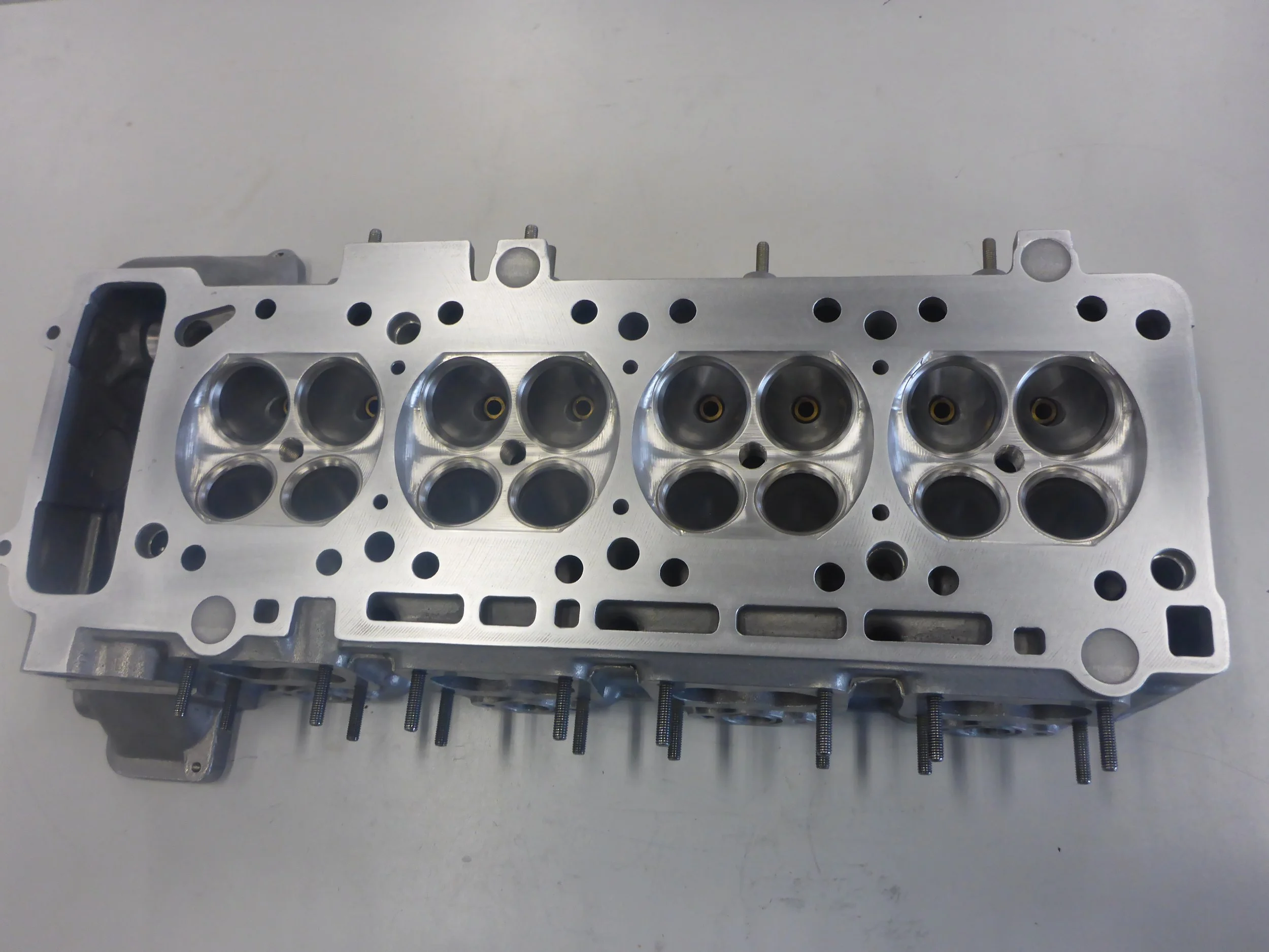 BMW S14 Zylinderkopf.JPG