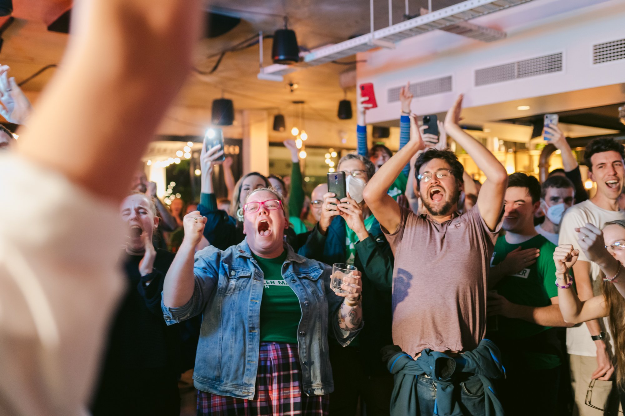 Federal election night with The Greens, Meanjin 2022