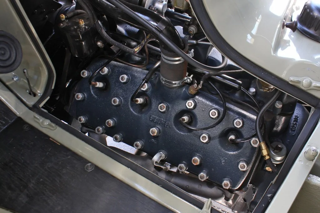 1947-Ford-79T-COE-Engine.jpg