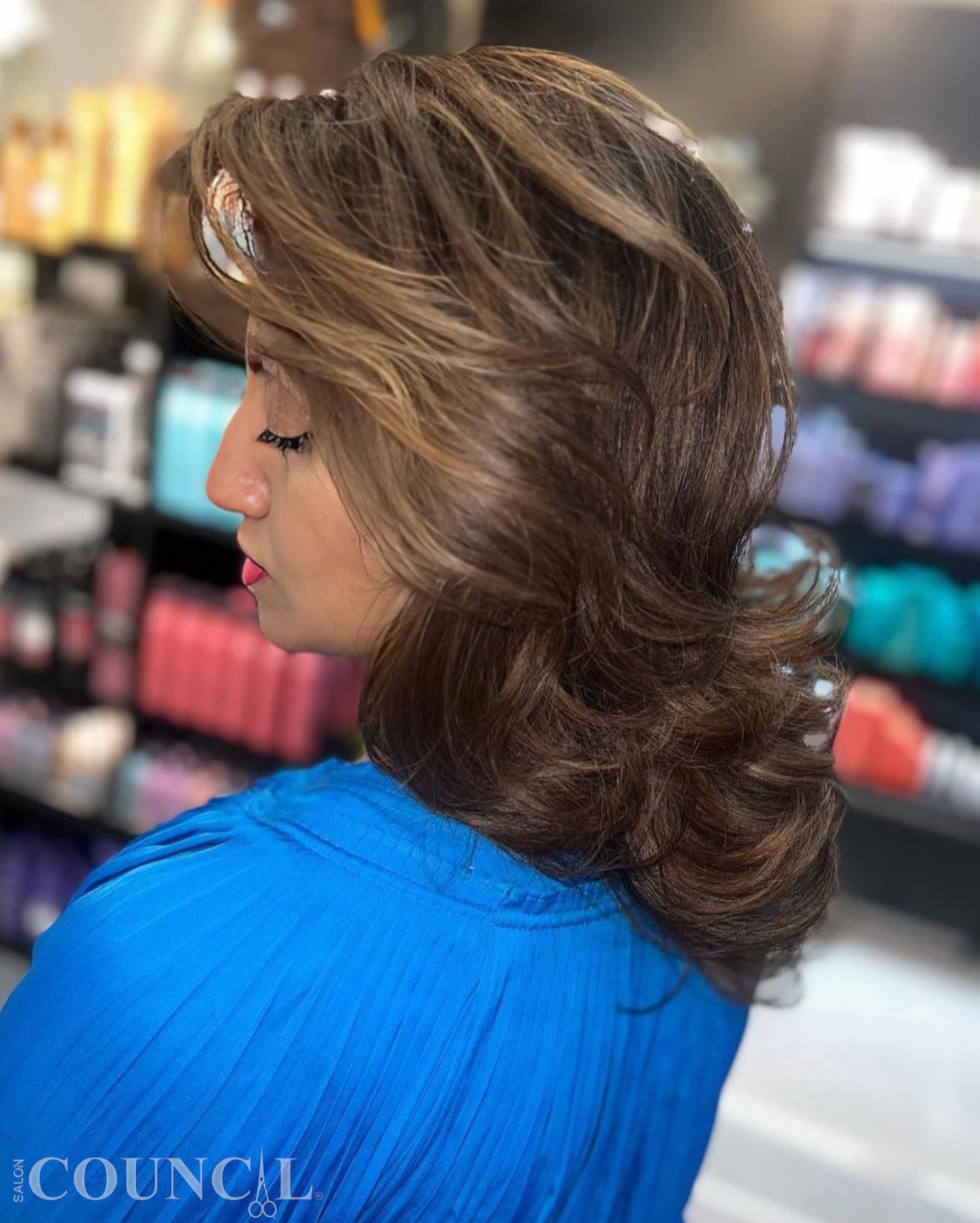 🎉#blowout 
Elevate your style with a luxurious shampoo, nourishing conditioner, and a volume-packed blowout! 
💫Ready to take on the world with flawless hair! #BlowoutGlam #HairGoals

WASH &bull; VOLUME BLOWDRY STYLE 

Hair by GENESIS @genyx16 
@sal