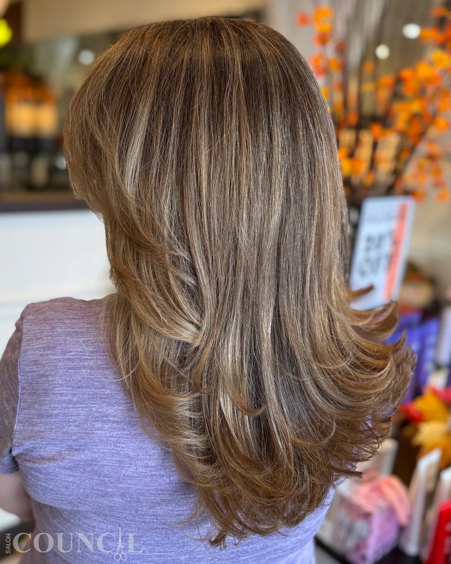 Fresh, glossy &amp; full of life ✨
Sonia @hairbysonia27 brought this look back to shine with a toner gloss, fresh haircut, and a smooth style finish &mdash; the perfect refresh for healthy, radiant hair. 💇&zwj;♀️💫

📍 Salon Council | Pines &amp; We