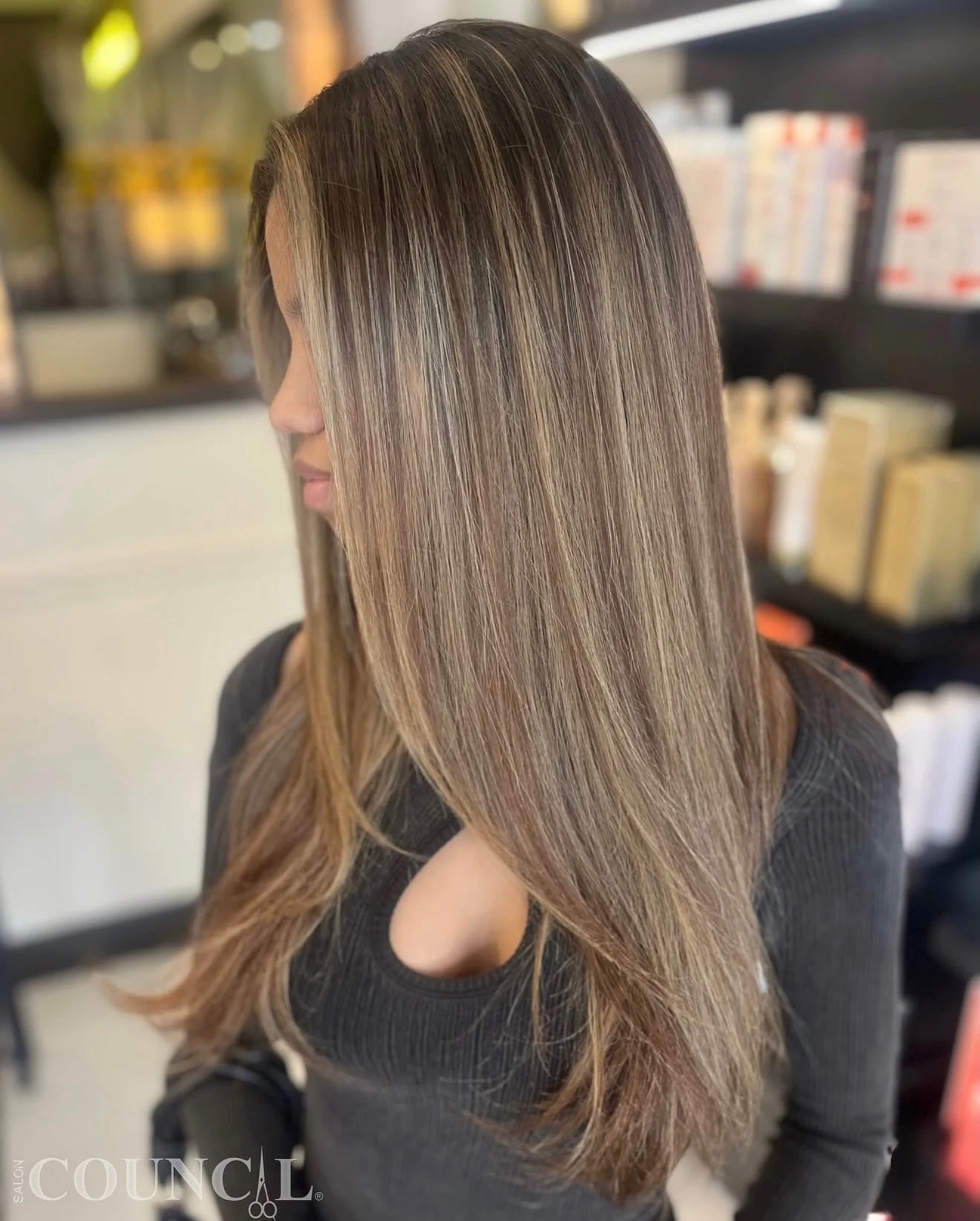 Soft dimension, seamless blend.
This look features soft highlights, a beautifully balanced toner, and a fresh haircut and style for an effortless, polished finish.

Created by Yari @yarihair_styles at Salon Council.

#SalonCouncil #SoftHighlights #Di