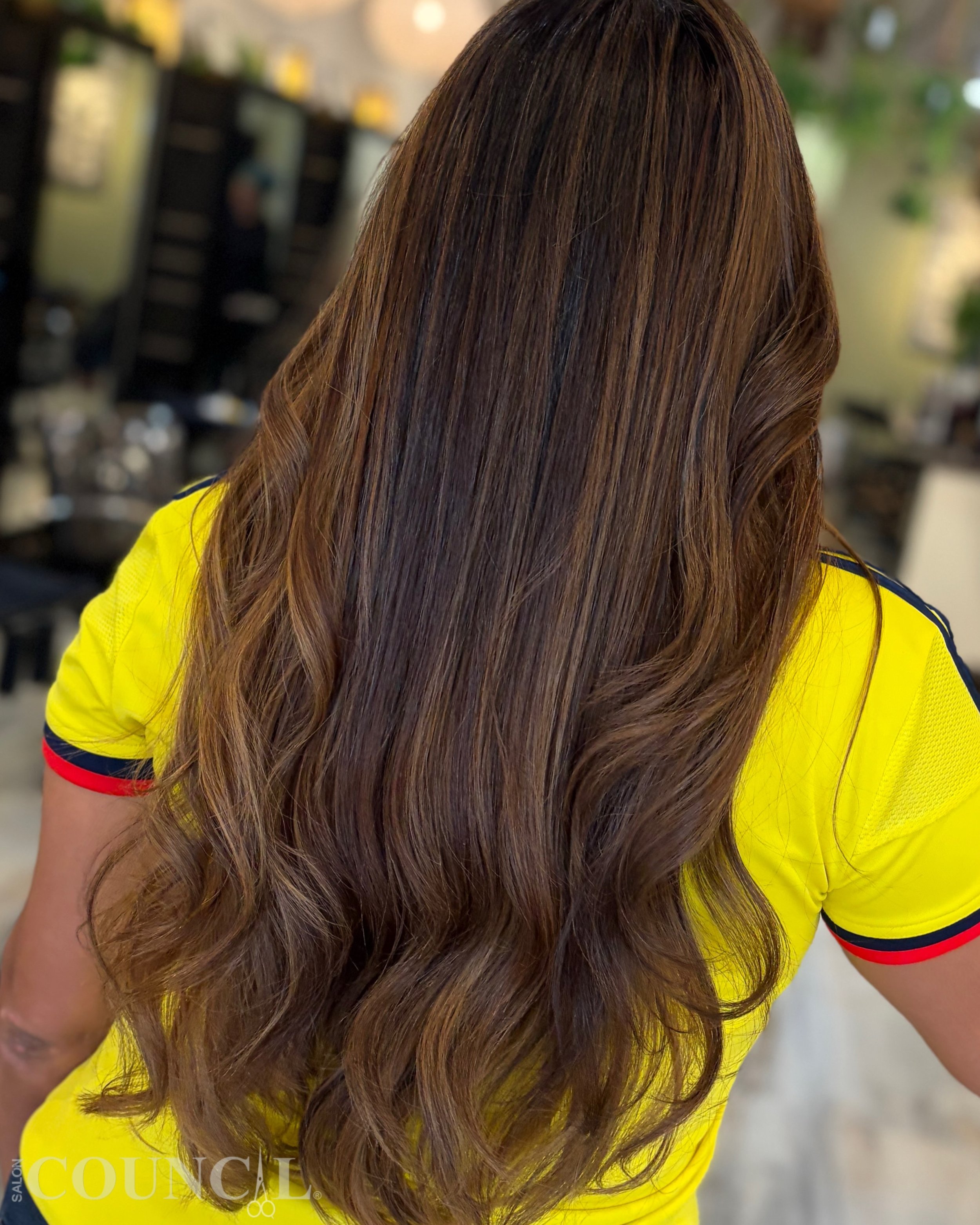 Game day ready ⚽

Whether you&rsquo;re cheering from the stands or watching with friends, your hair deserves a winning look too. This beautiful balayage highlight on long hair, created by Maria @mariashairlove at Salon Council, brings the perfect ble