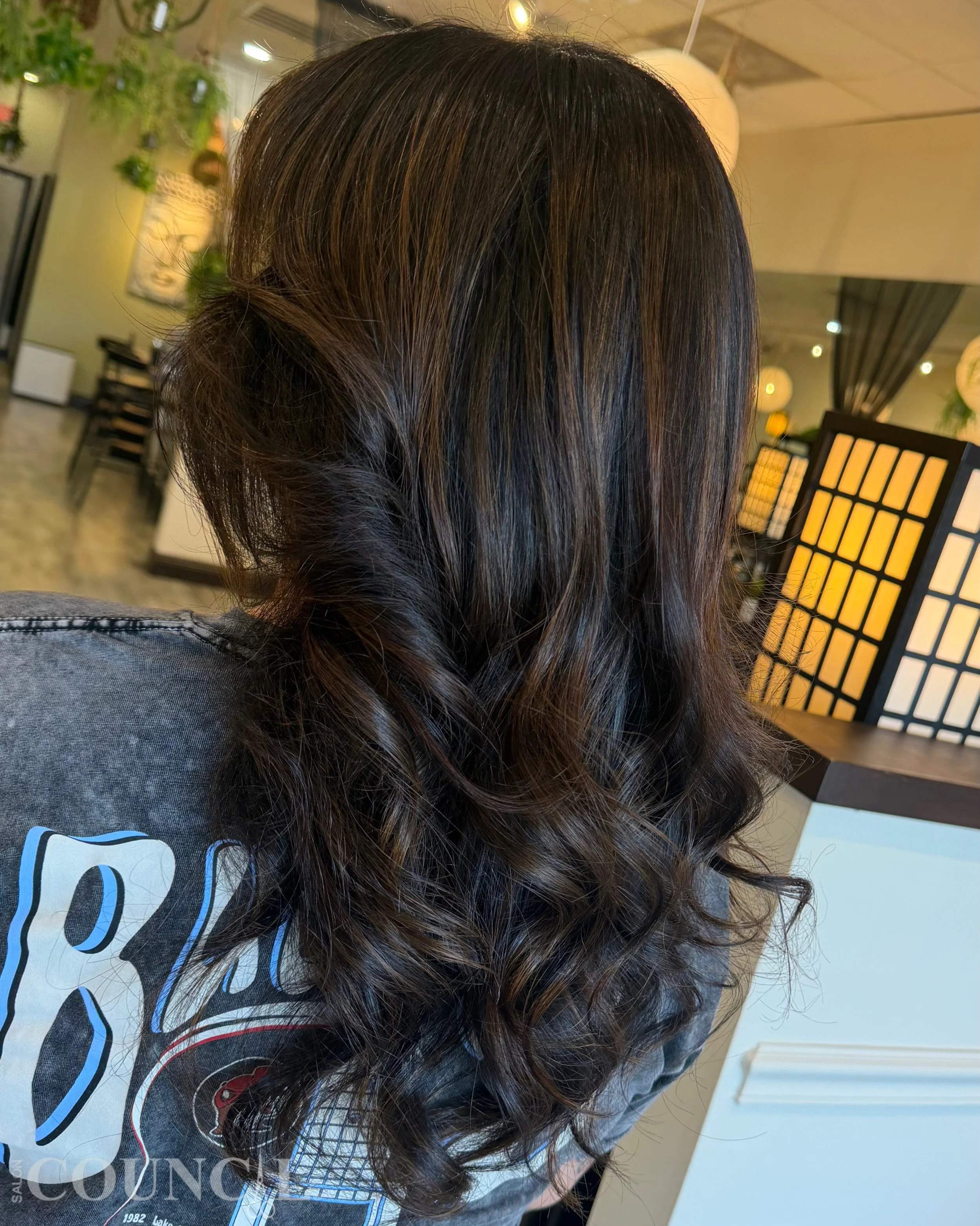Rich brunette tones with the perfect touch of dimension 🤎

Beautiful brunette balayage created by Terry @beautyby_terry at Salon Council. Soft, blended, and effortlessly beautiful.

Ready for your hair refresh? Book your appointment today!

#SalonCo