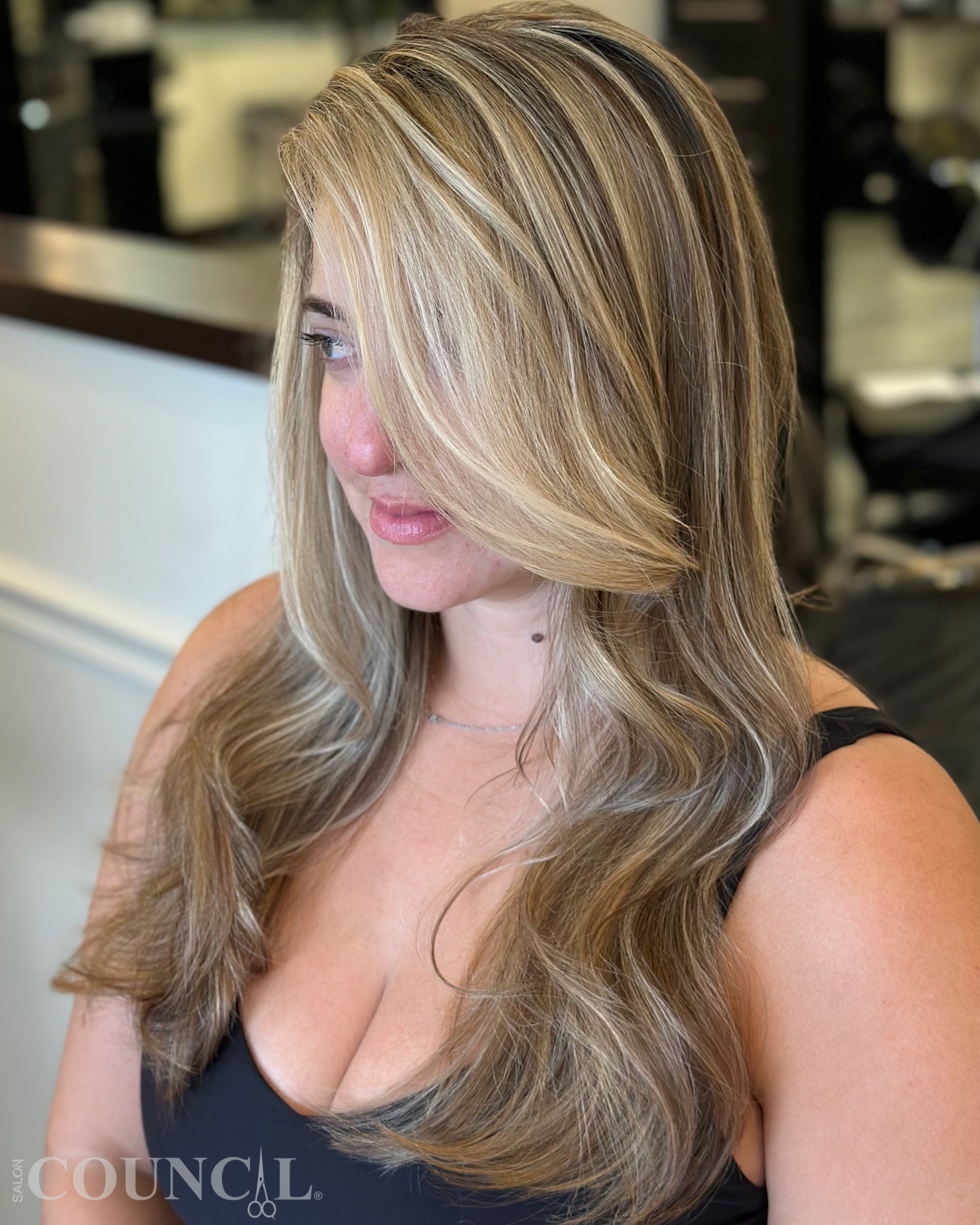 Dimensional blonde, beautifully customized by Maria @mariashairlove ✨

Soft brightness, depth, and dimension for a blonde that looks effortlessly natural and grows out beautifully. 
Ready for your next hair transformation? Book your appointment at Sa