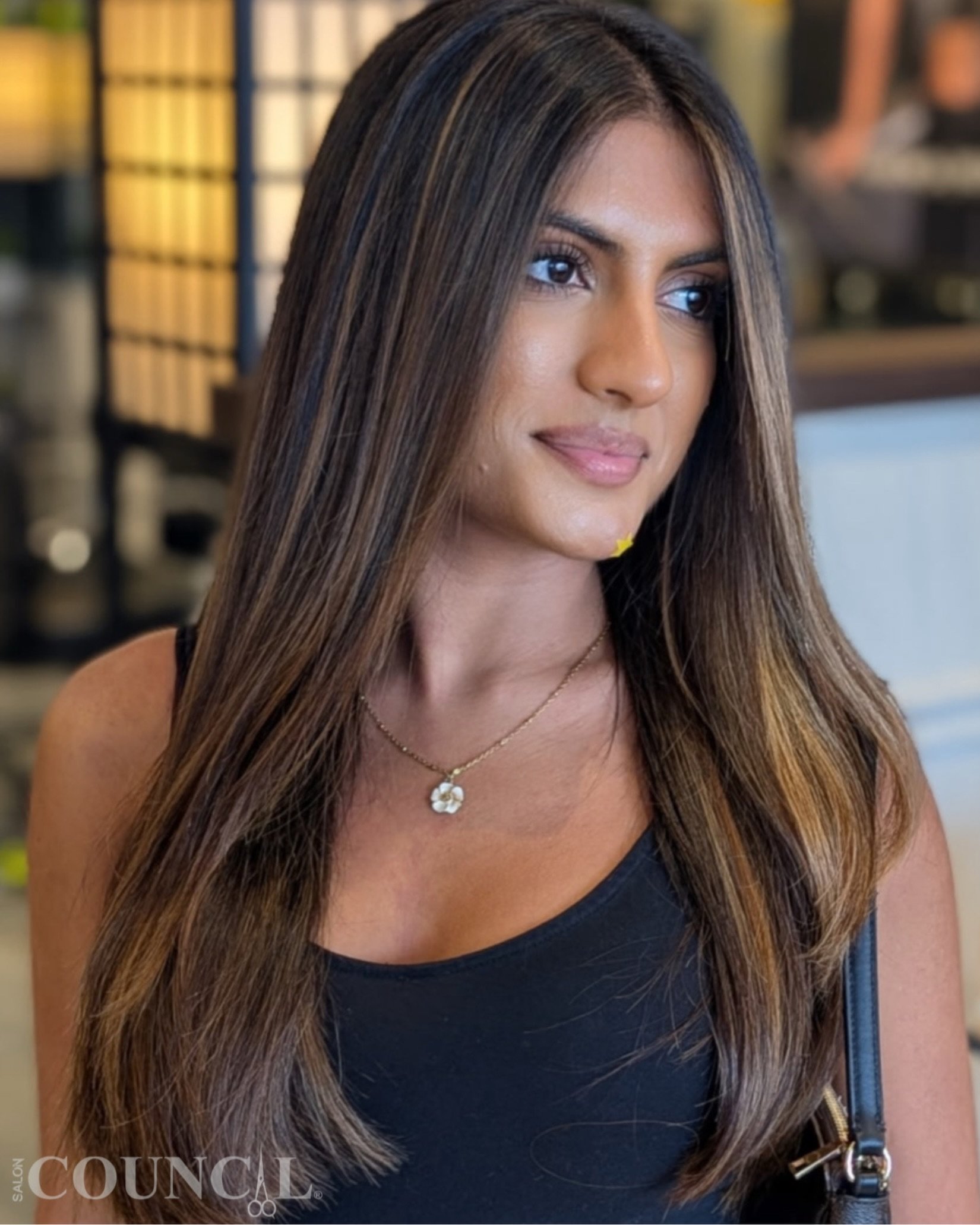 Soft, subtle, and made for summer.

This dimensional color by Michele @hairbymichele777 adds natural brightness, beautiful depth, and effortless shine for the perfect summer refresh.

Ready for your own summer glow? Book your appointment at Salon Cou