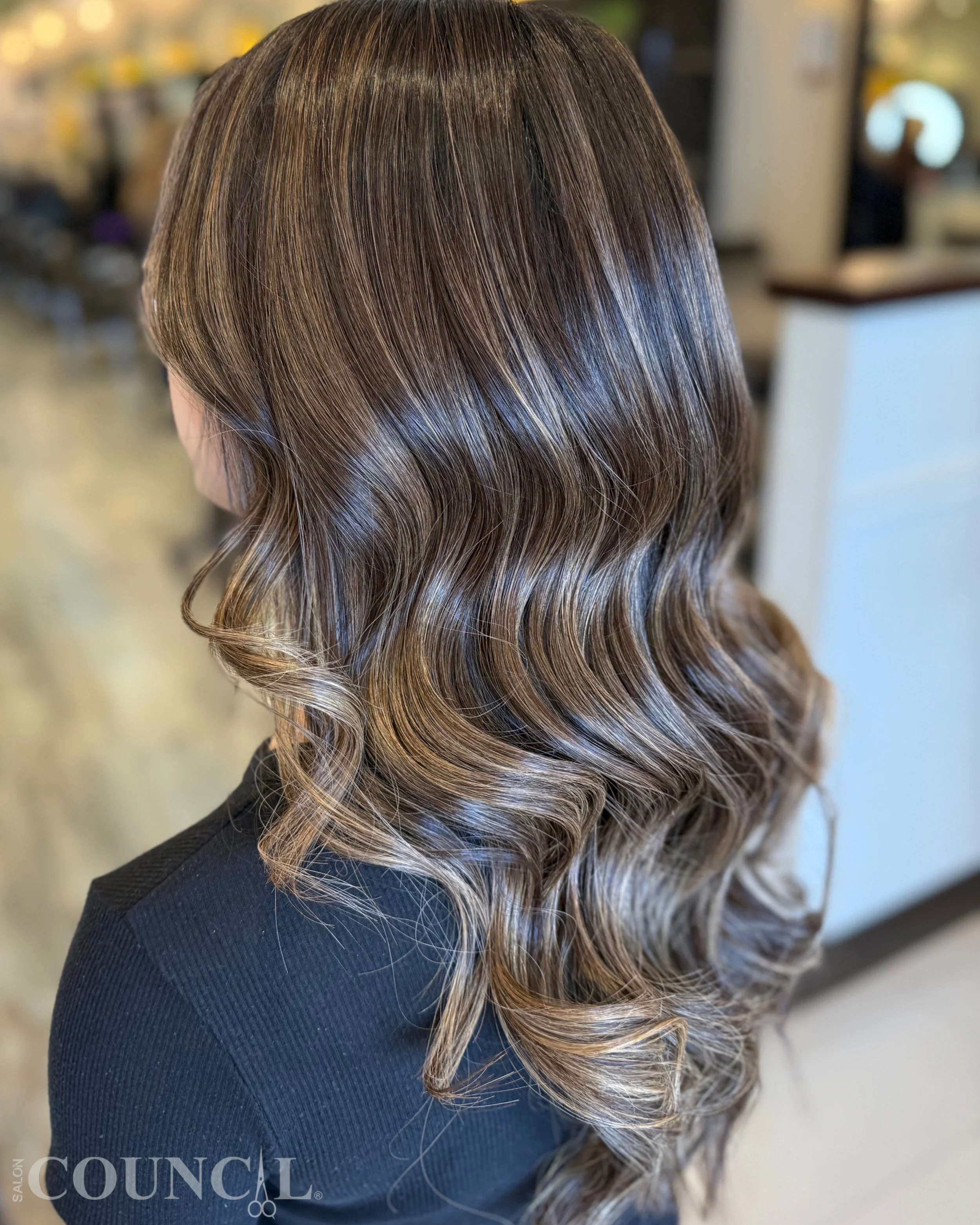 Soft, seamless, and naturally beautiful.

This blended dimensional balayage by Allan creates effortless brightness with a beautifully lived-in finish.

Ready for your transformation? Book your visit at Salon Council. 🤍

#SalonCouncil #Balayage #Dime