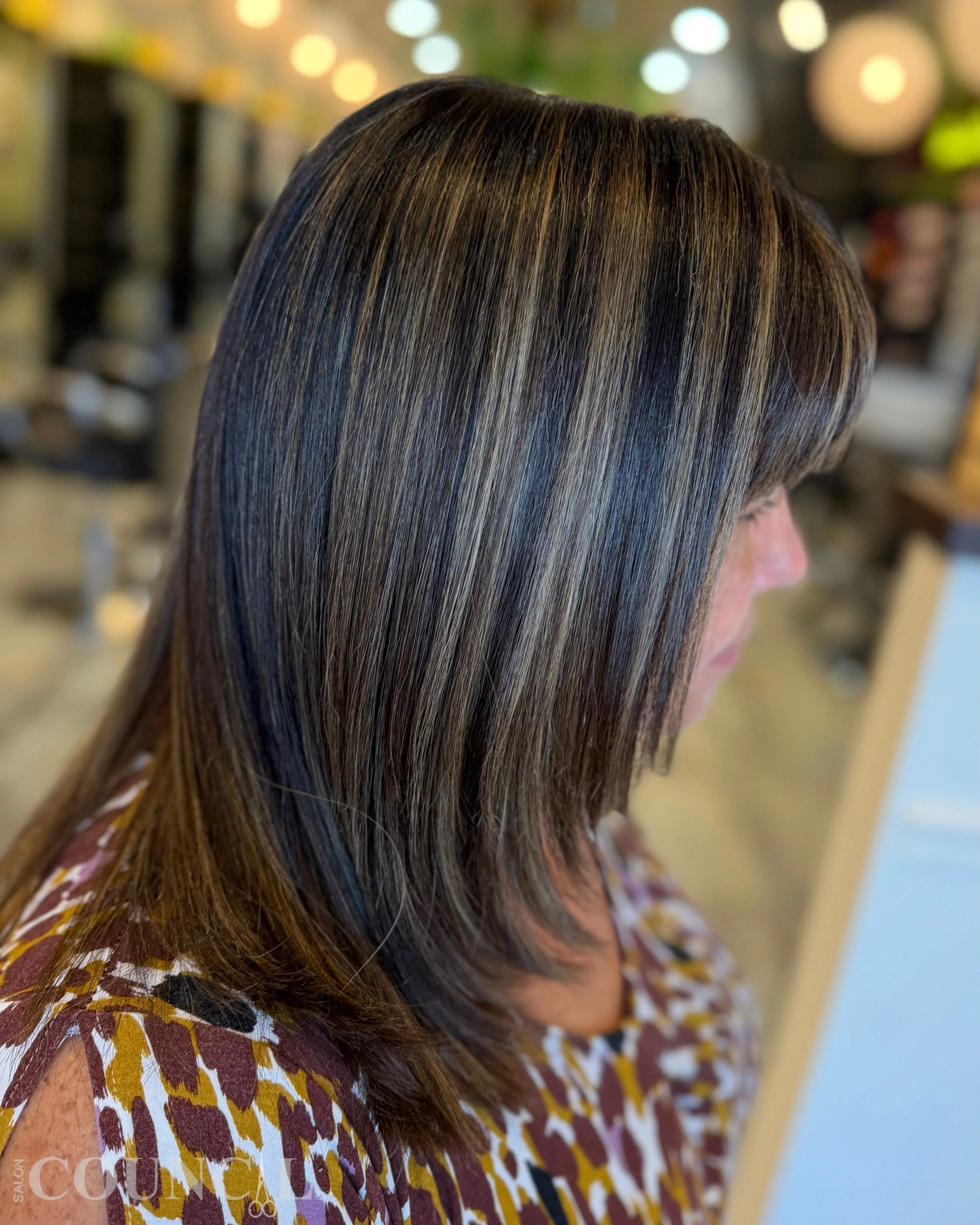 Soft honey tones for the perfect summer glow.

Highlights, a fresh haircut, and a smooth finish by Terry @beautyby_terry for a natural, radiant look you&rsquo;ll love all season.

Book your summer hair at Salon Council. 

#SalonCouncil #HoneyHighligh