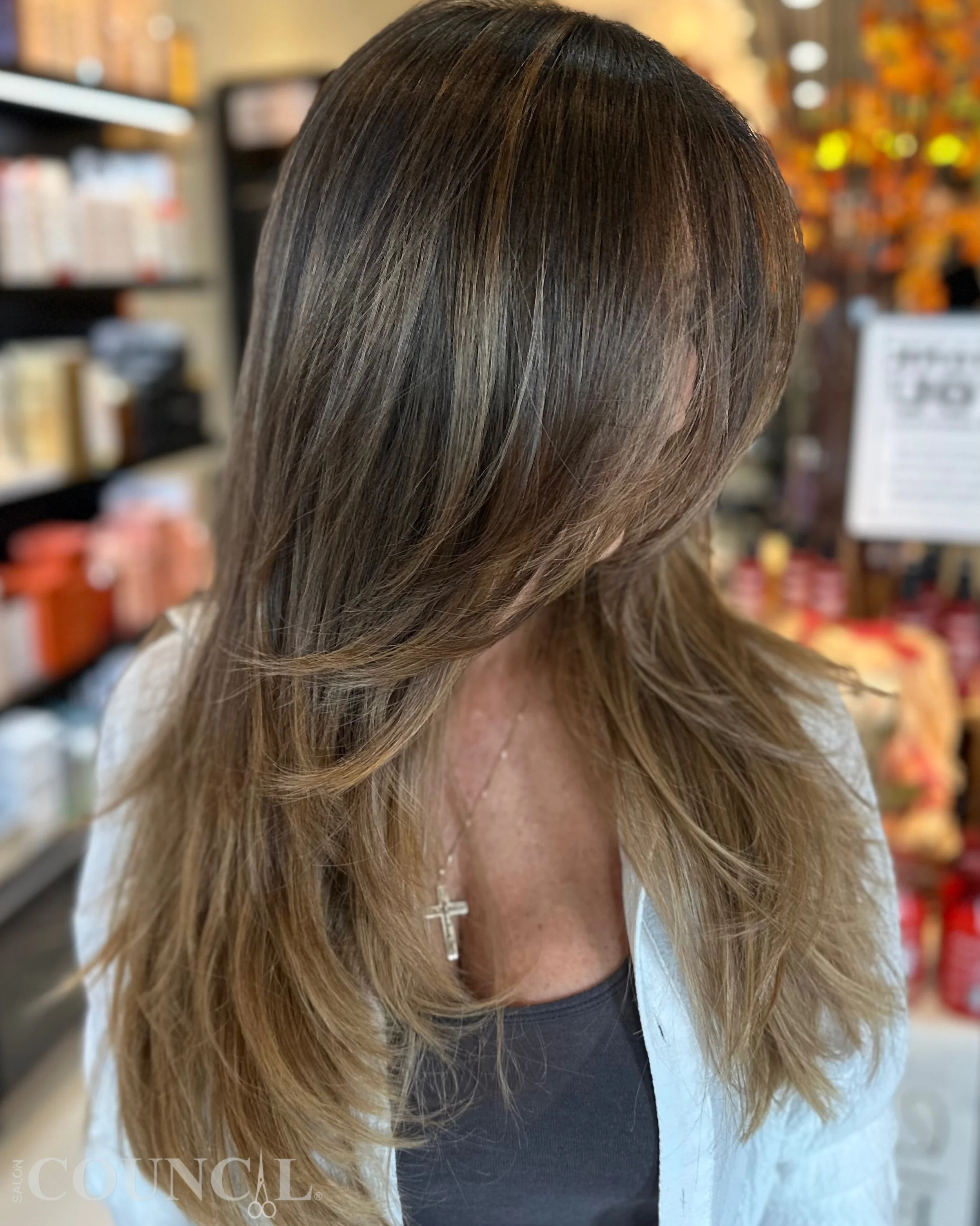 Fresh, blended, and beautifully dimensional. 🍂

This soft balayage by Robert creates the perfect sun-kissed tone with seamless dimension and movement&mdash;made for summer.

Book your next color at Salon Council. 🤍

#SalonCouncil #Balayage #Dimensi