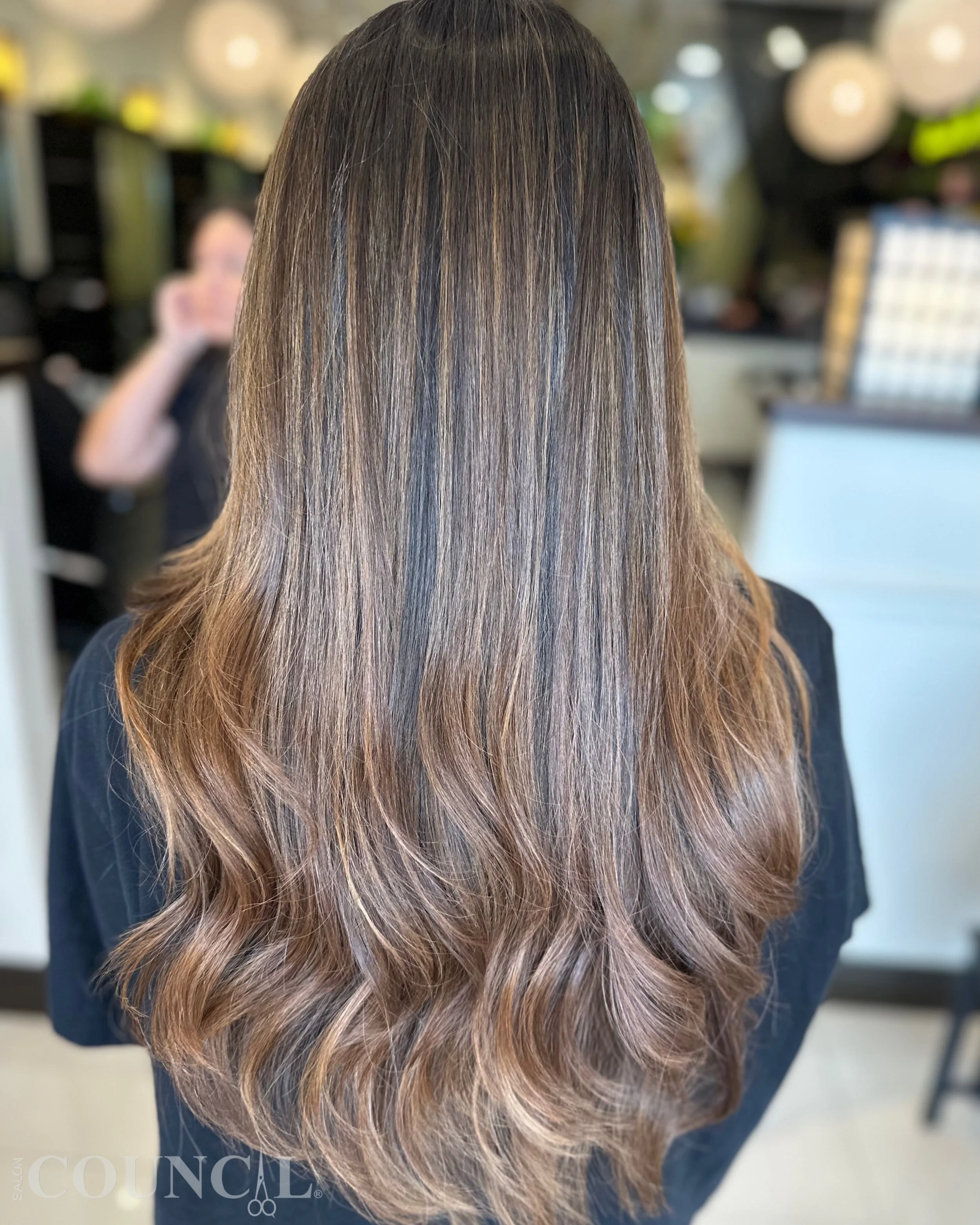 Soft, seamless, and beautifully lived-in. 🤎

This blended balayage by Maria pairs perfectly with long, flowing layers for effortless dimension and movement.

Beautiful hair, only at Salon Council. 🤍

#SalonCouncil #LivedInColor #Balayage #LongLayer
