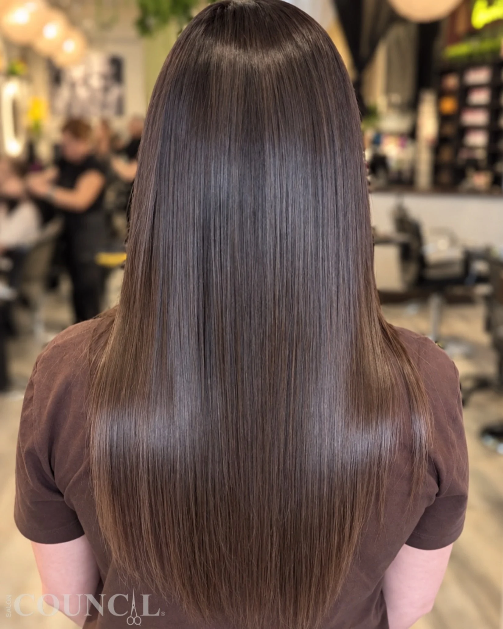 Shine you can see. ✨🤎

Freshly treated with our HairBotox Treatment for smoother, frizz-controlled, healthy-looking hair with incredible shine. Beautifully done by Michele @hairbymichele777 at Salon Council.

#SalonCouncil #HairBotox #FrizzFreeHair 