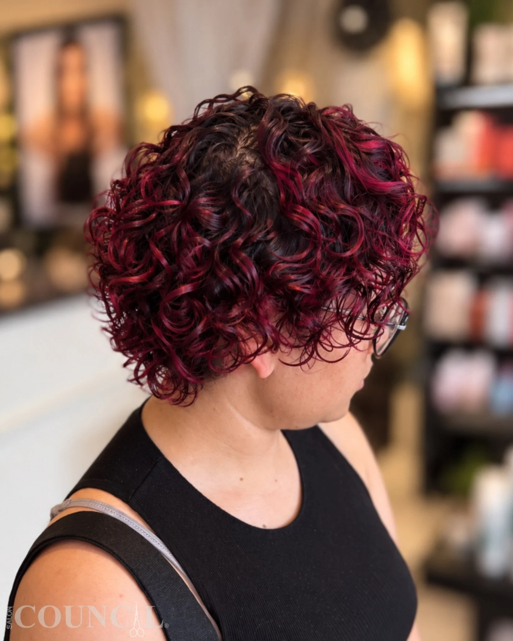 💗🍂 Pink dimension for fall! This dimensional pink balayage brings vibrant color and beautiful depth to every curl. ✨

Color created by Hailey at Salon Council.

#SalonCouncil #PinkBalayage #FallHair #DimensionalColor #CurlyHair