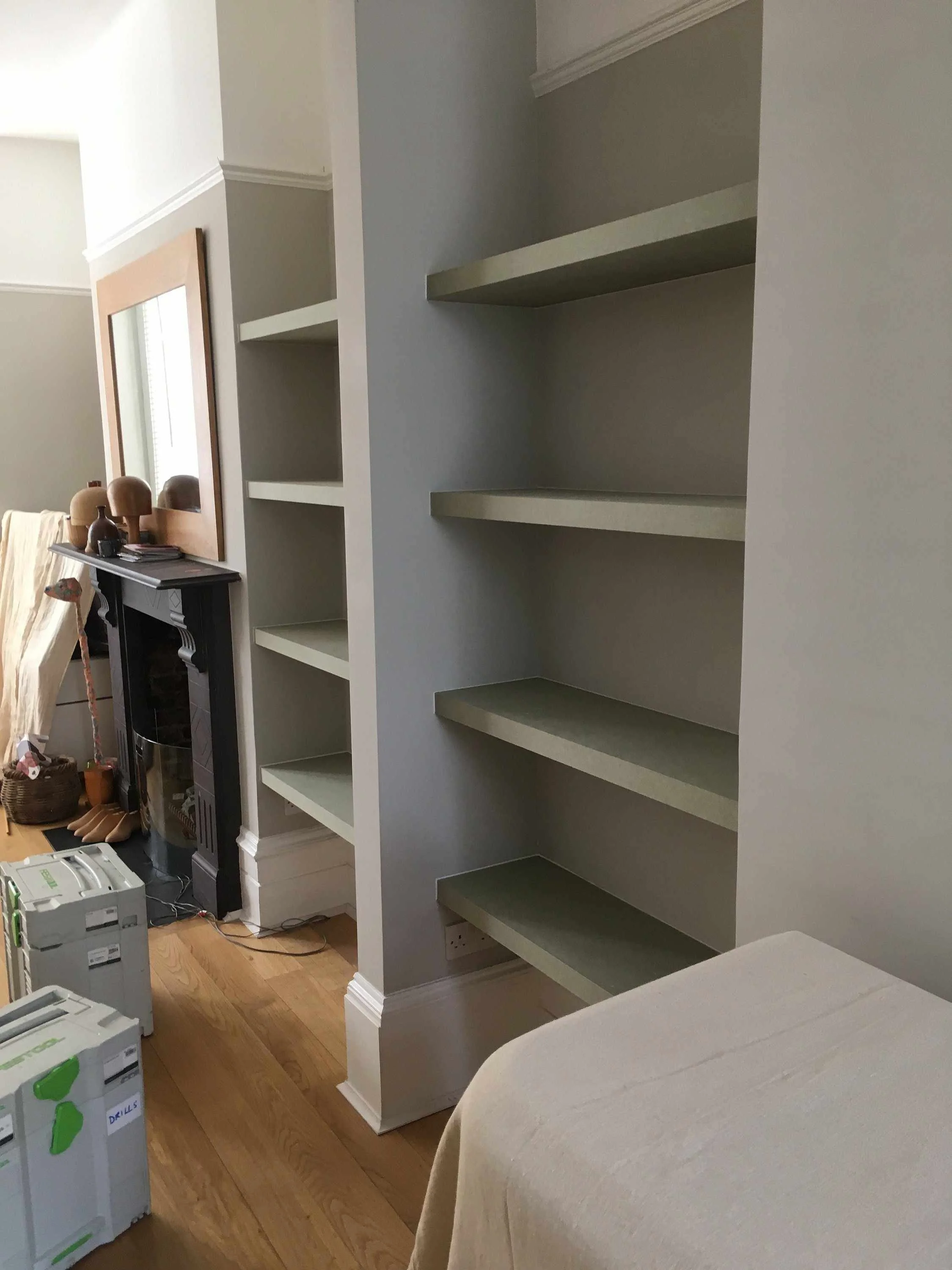 fitted_alcove_shelf2.jpg