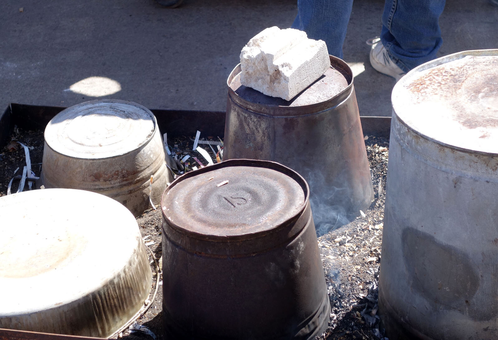 raku workshop crackle carbon trapping.jpg