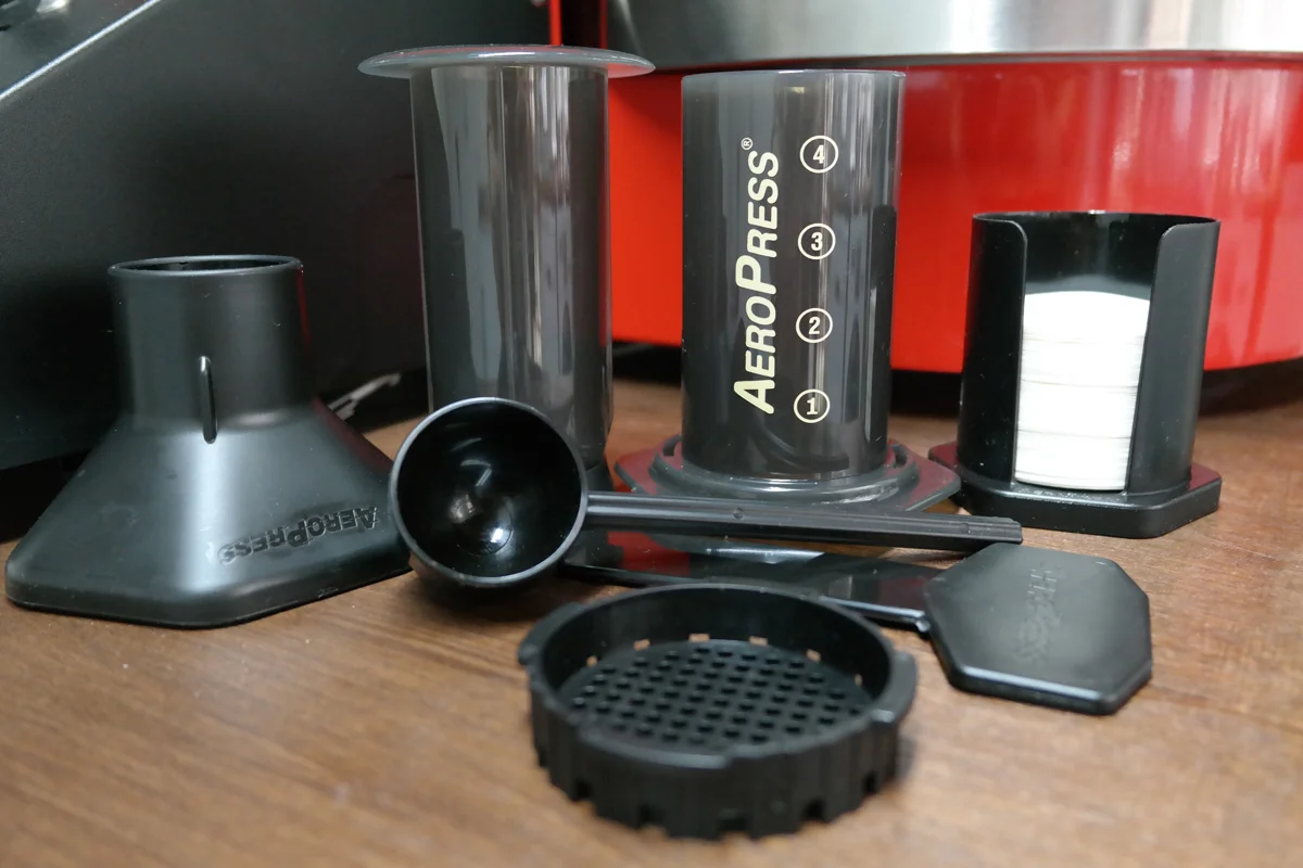 In your Aeropress pack, you’ll find all of the above parts, the funnel, plunger, chamber, scoop, stirrer, filter papers, filter papers holder, and filter cap.