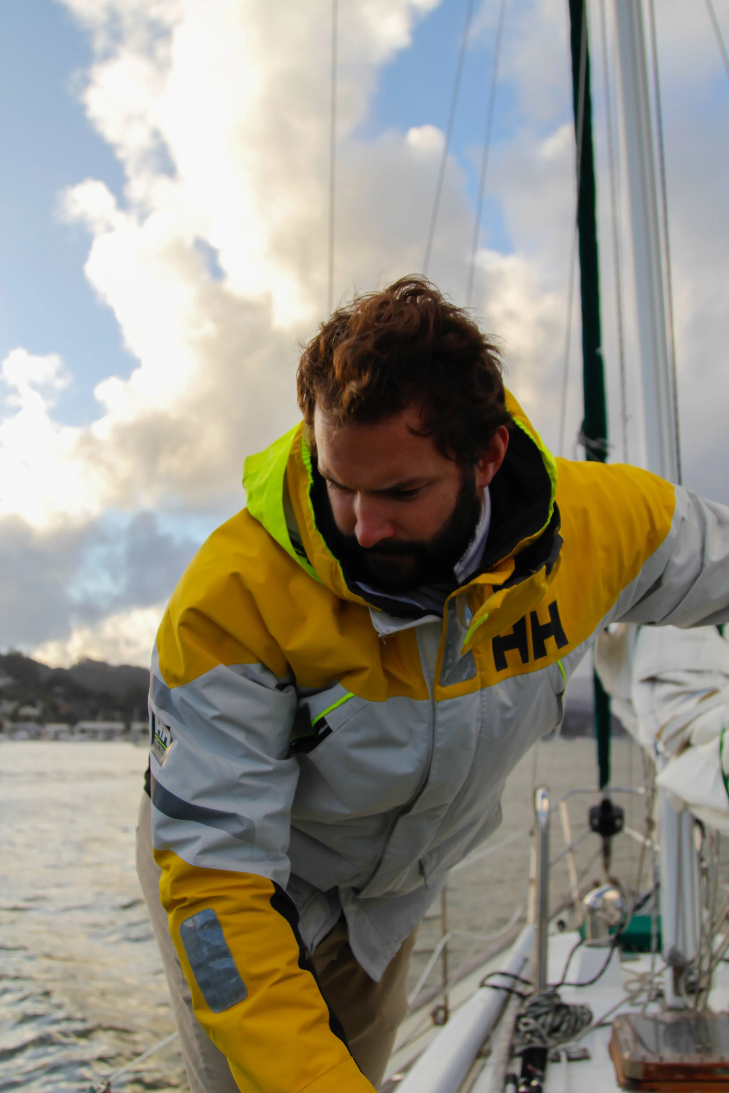 Want to know what it's like to live on a sailboat? Read about it here!