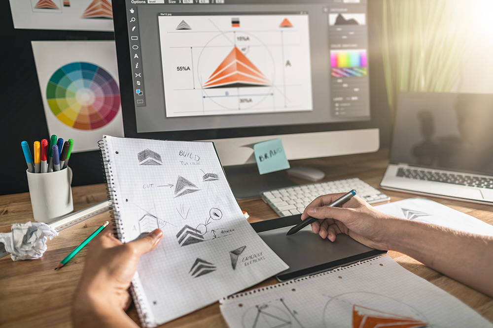 DesigningLogoBrandingonComputer.png