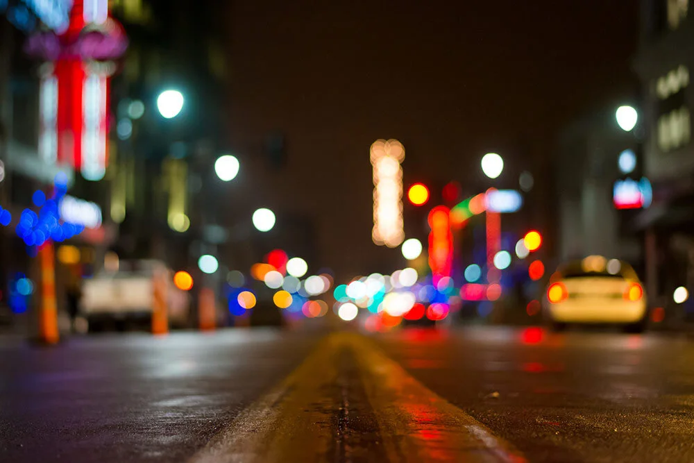 5 Benefits You Get Working with a Local Sign Company
