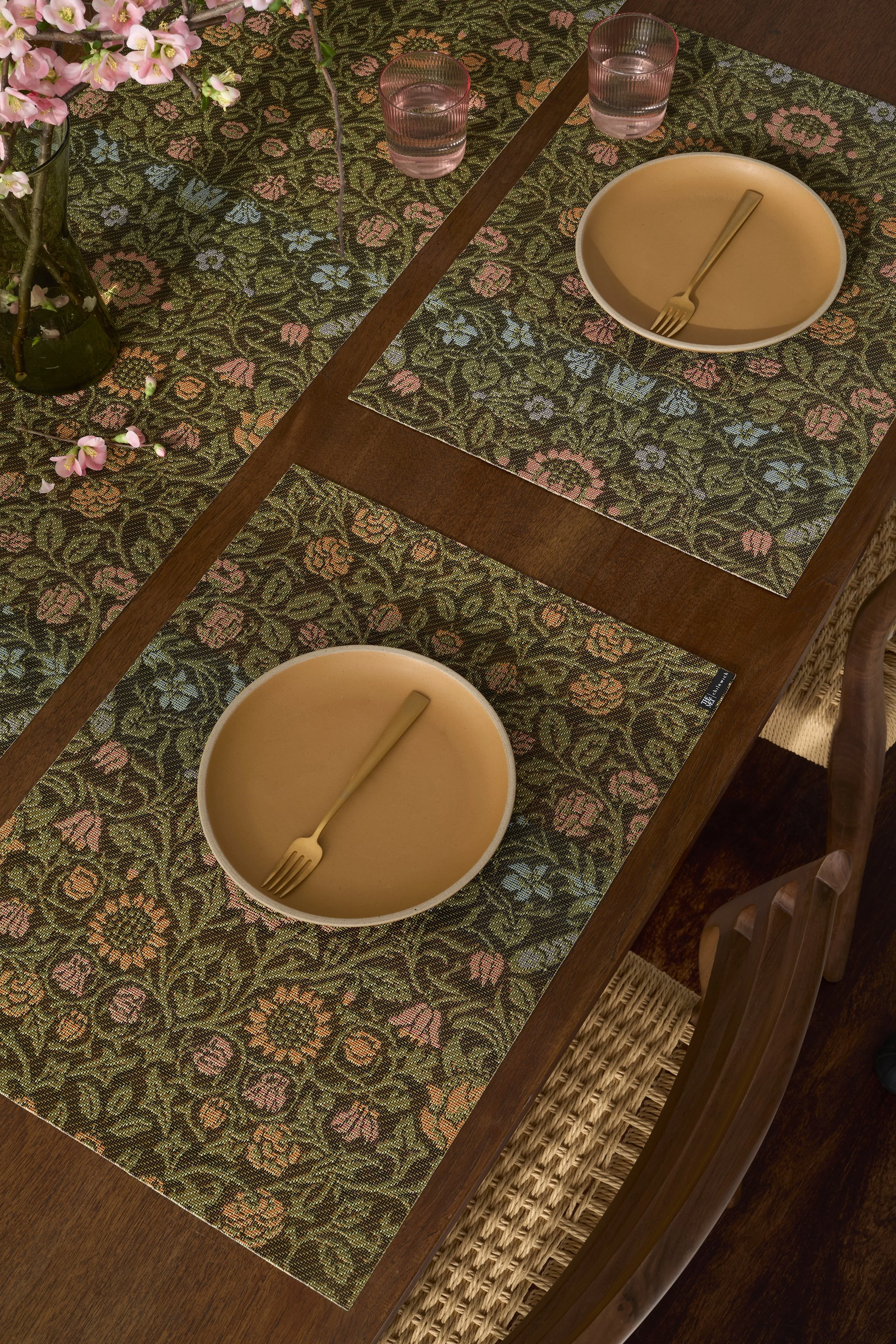 table_MET_william morris_deep multi_7531_.jpg