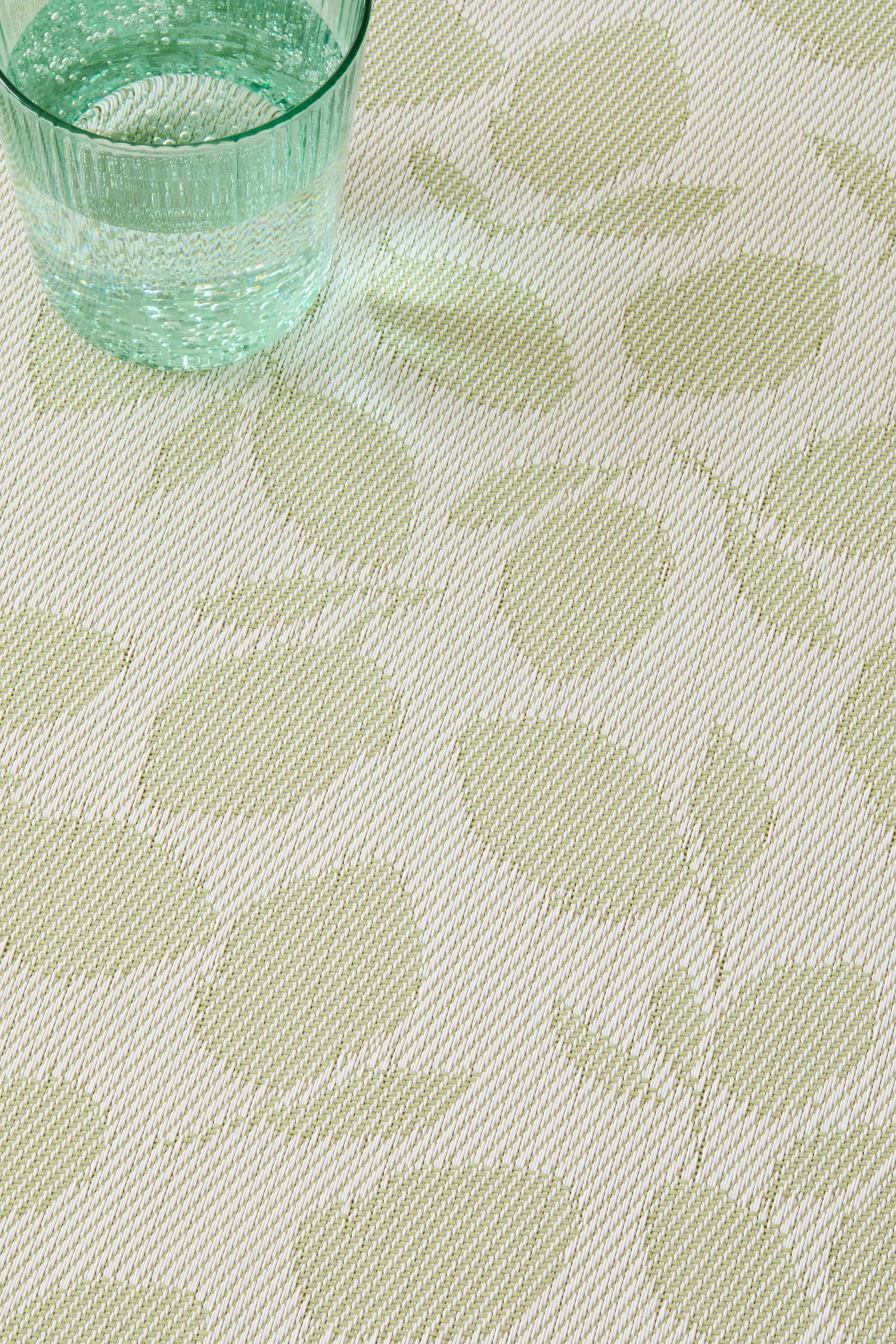 table_lemon leaves_sprout_7436.jpg