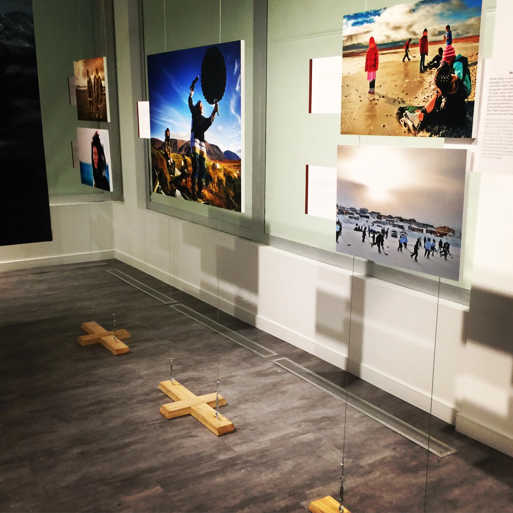 Custom wire hang, 2017