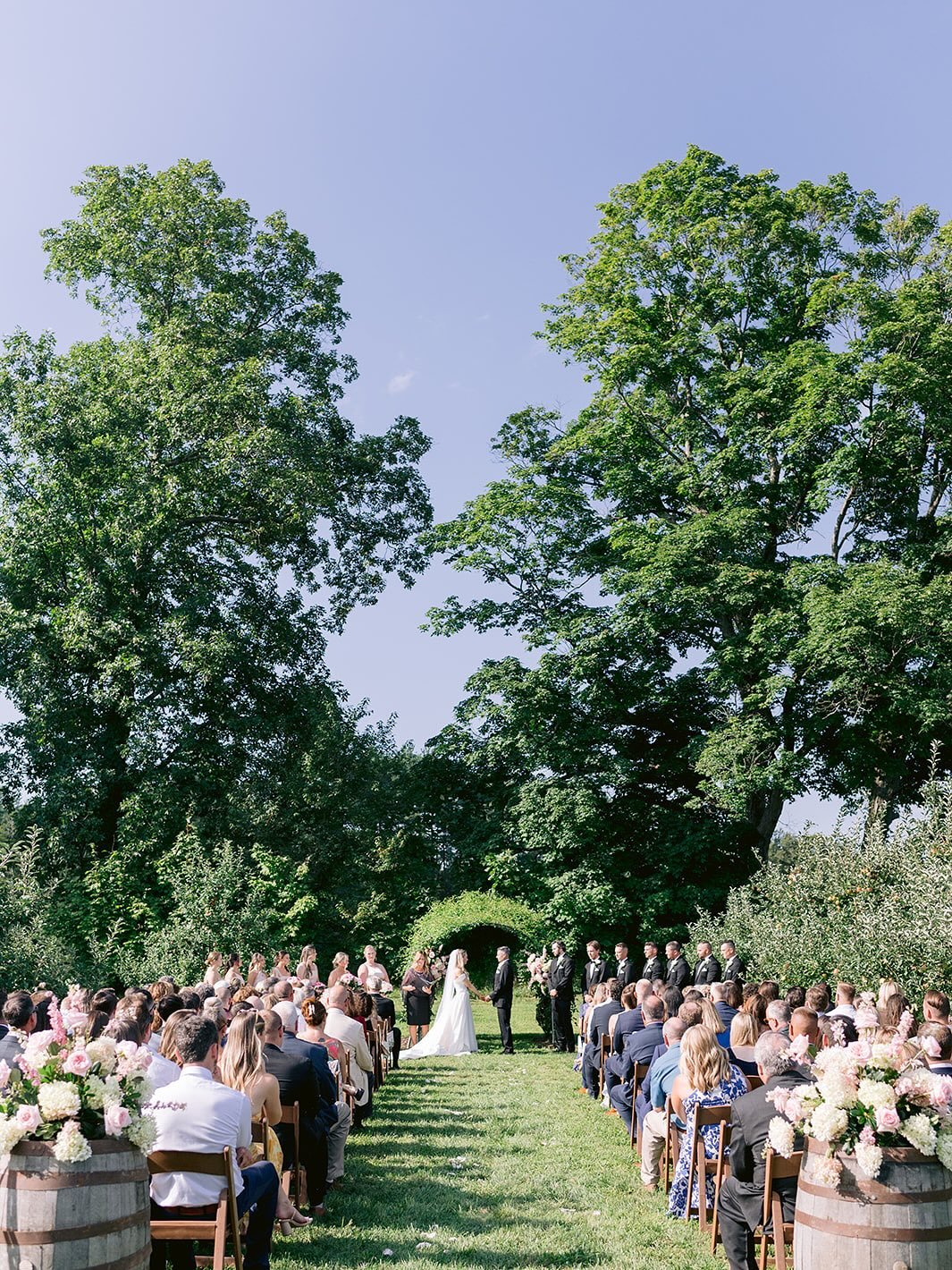 Aubrianne &amp; Jonathan were married in Quonquont Farm&rsquo;s apple orchard and it was absolutely stunning !
@quonquont_farm