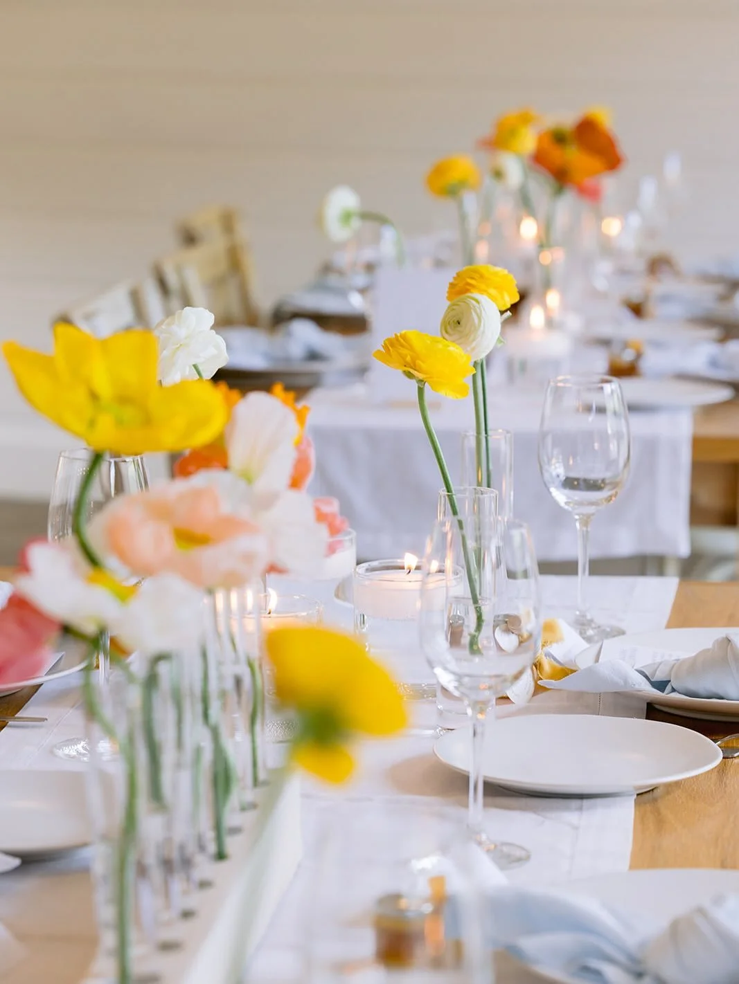 Wow is all I can say!!! Floral design by the talented bride herself @bloom_meadows @bluedoorgatherings