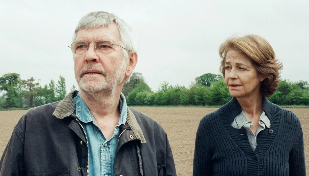 After 45 years, Geoff and Kate Mercer (Tom Courtenay and Charlotte Rampling ) face a crisis in their marriage. 