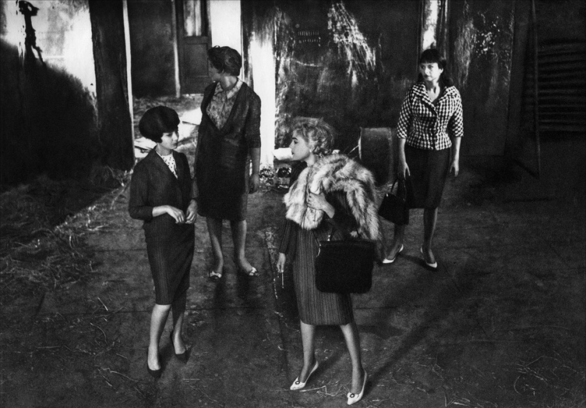 From left to right: Emmanuelle Riva, Gina Rovere, Simone Signoret, and Sandra Milo as the four central women in Adua and Her Friends