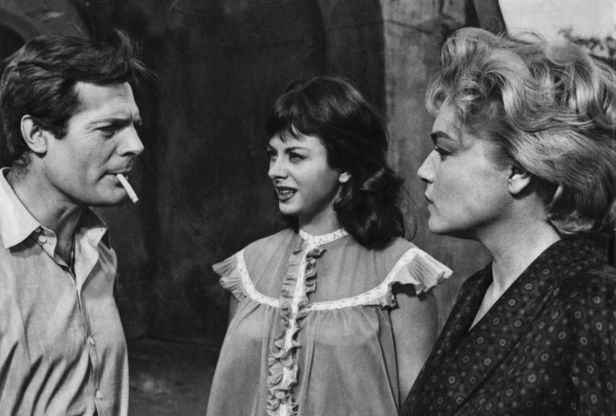 Marcello Mastroianni as Piero, Sandra Milo as Lolita, and Simone Signoret as Adua in Adua and Her Friends