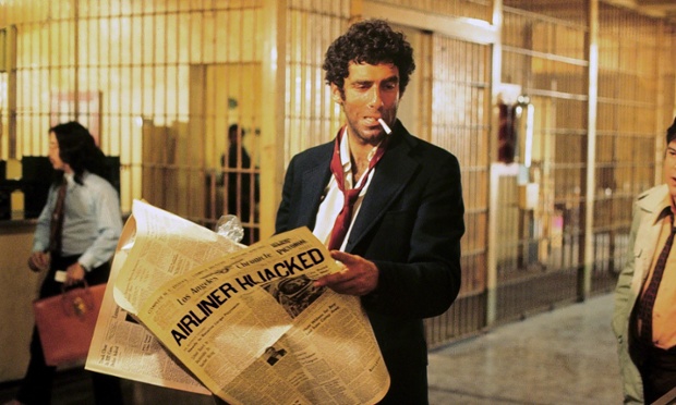 Marlowe spends some time in the county jail to protect Terry Lennox.